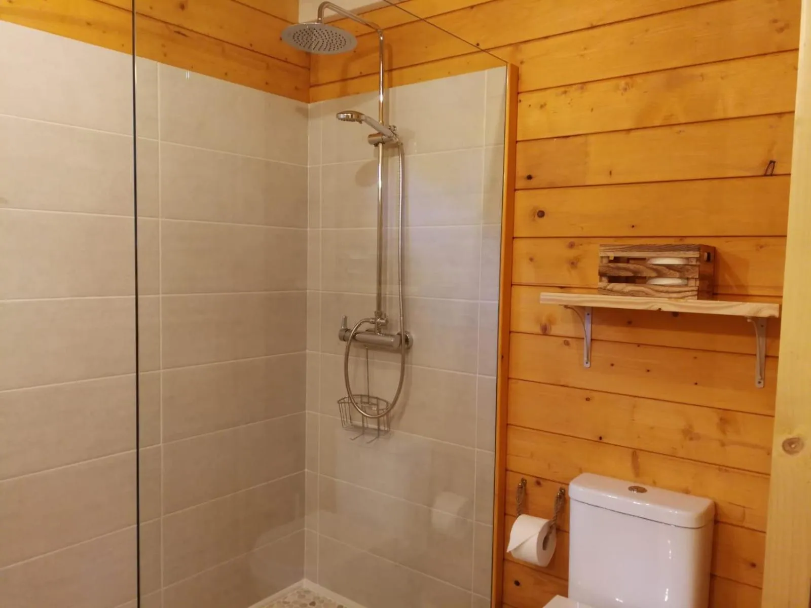 Shower in Cabanas da Ría