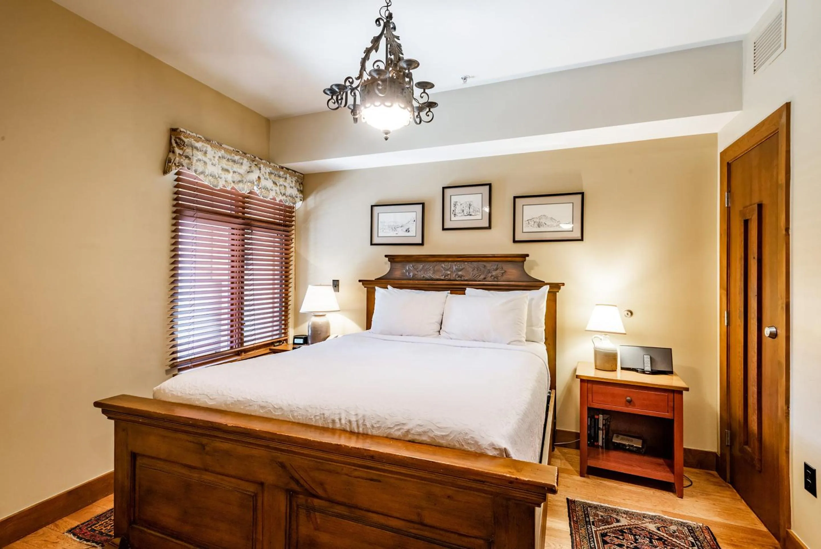 Bed in Sundial Lodge by All Seasons Resort Lodging