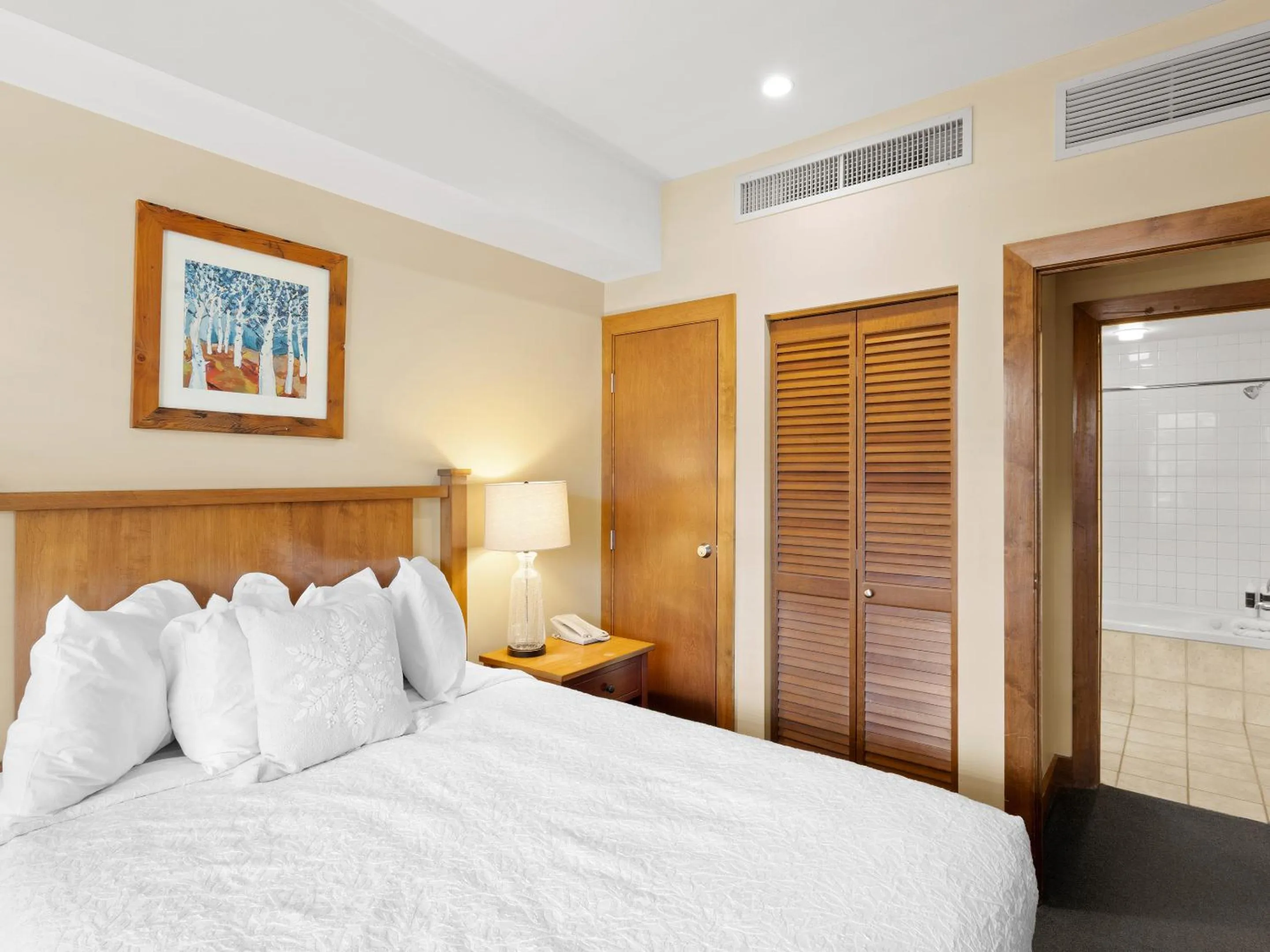 Bed in Sundial Lodge by All Seasons Resort Lodging