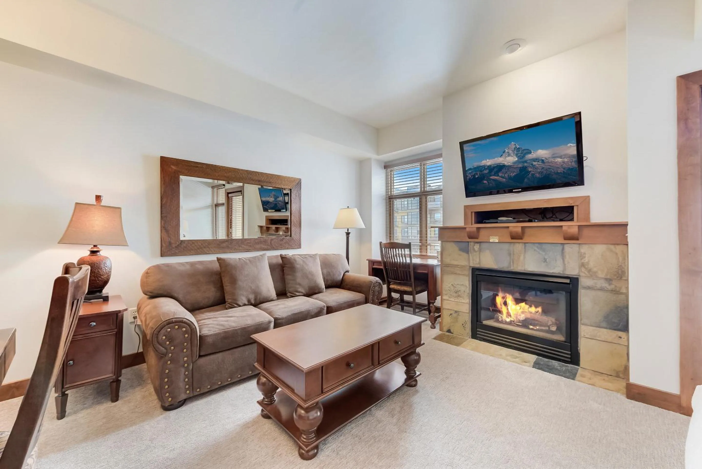 Living room in Sundial Lodge by All Seasons Resort Lodging