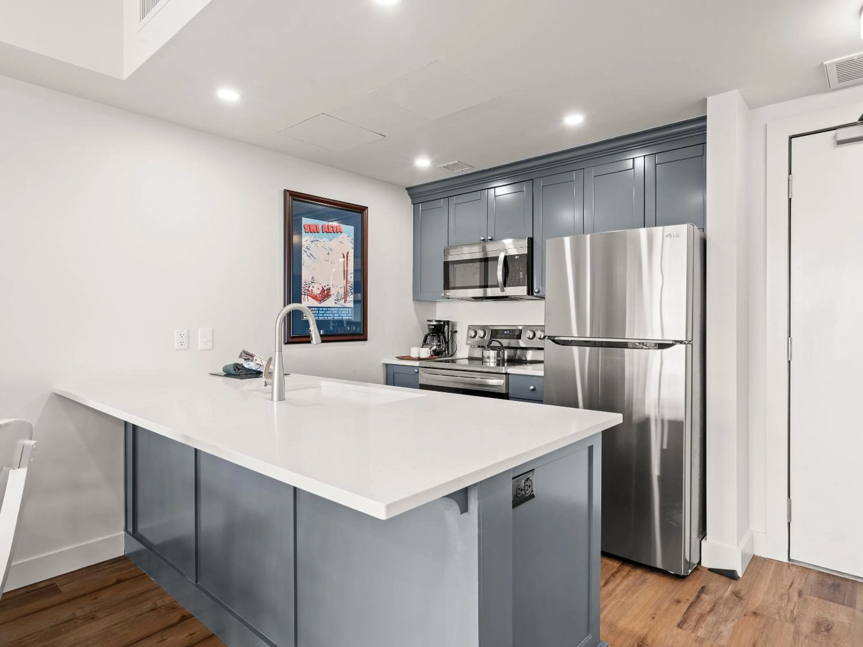 kitchen in Sundial Lodge by All Seasons Resort Lodging