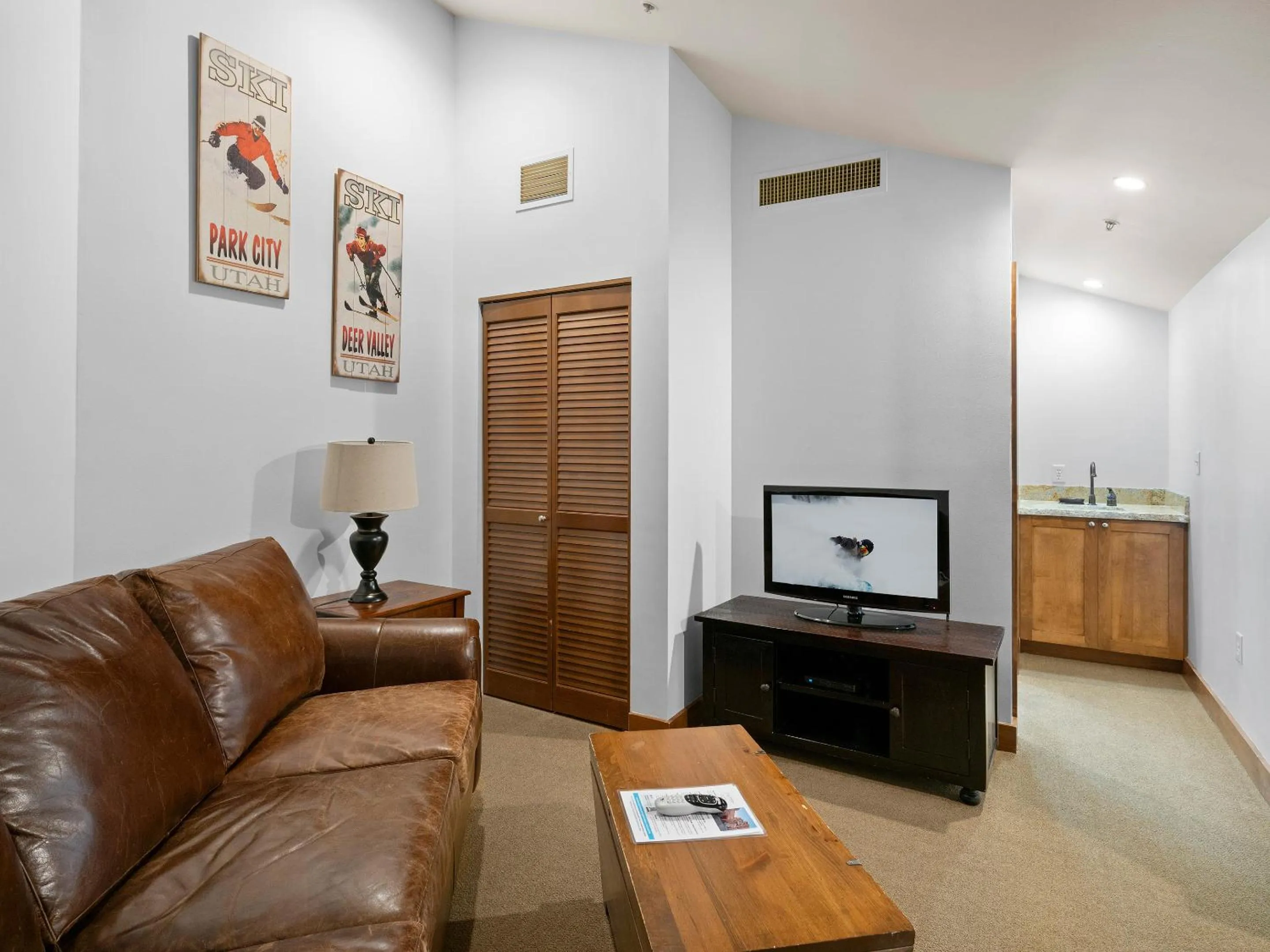 Seating area in Sundial Lodge by All Seasons Resort Lodging