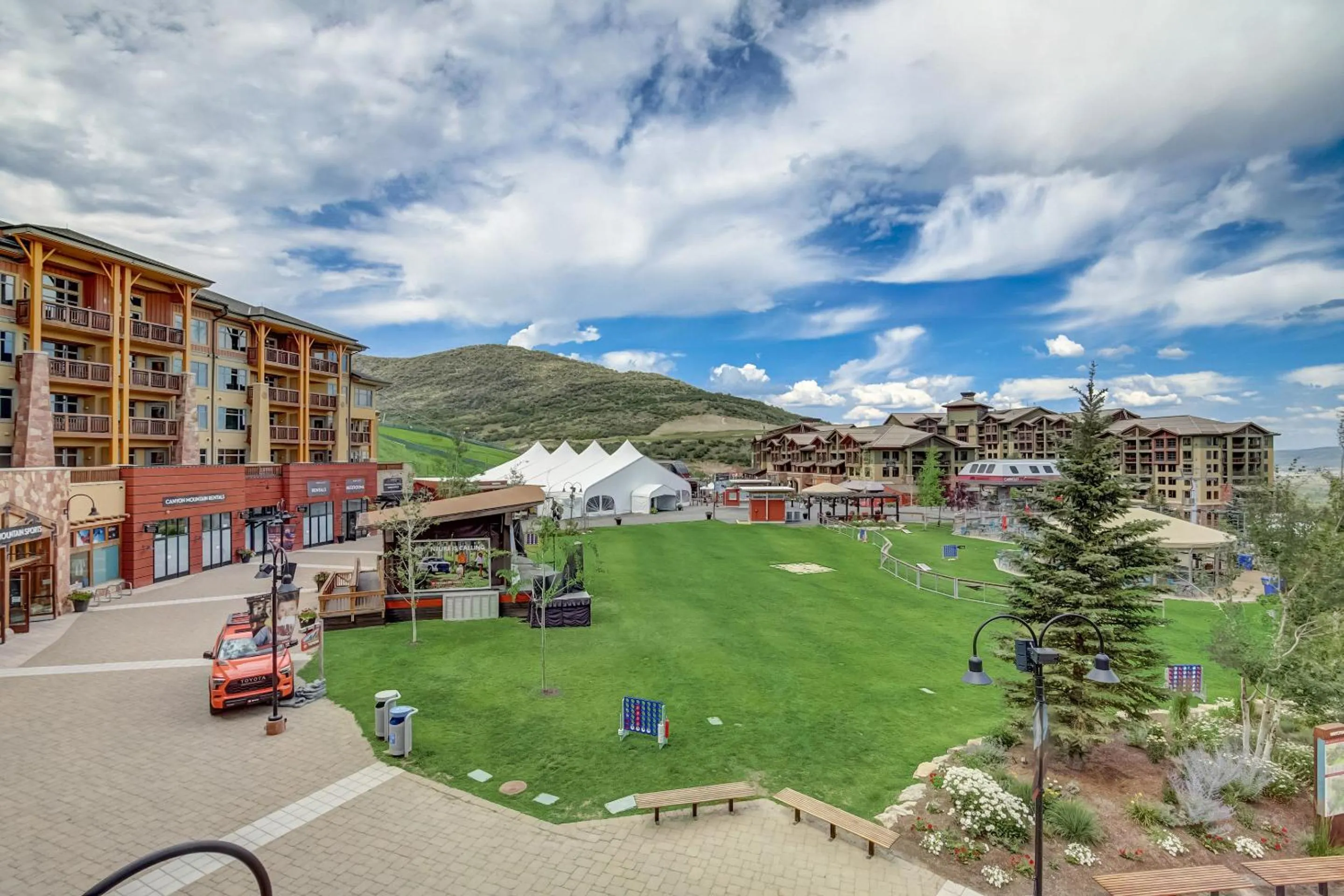 Entertainment in Sundial Lodge by All Seasons Resort Lodging