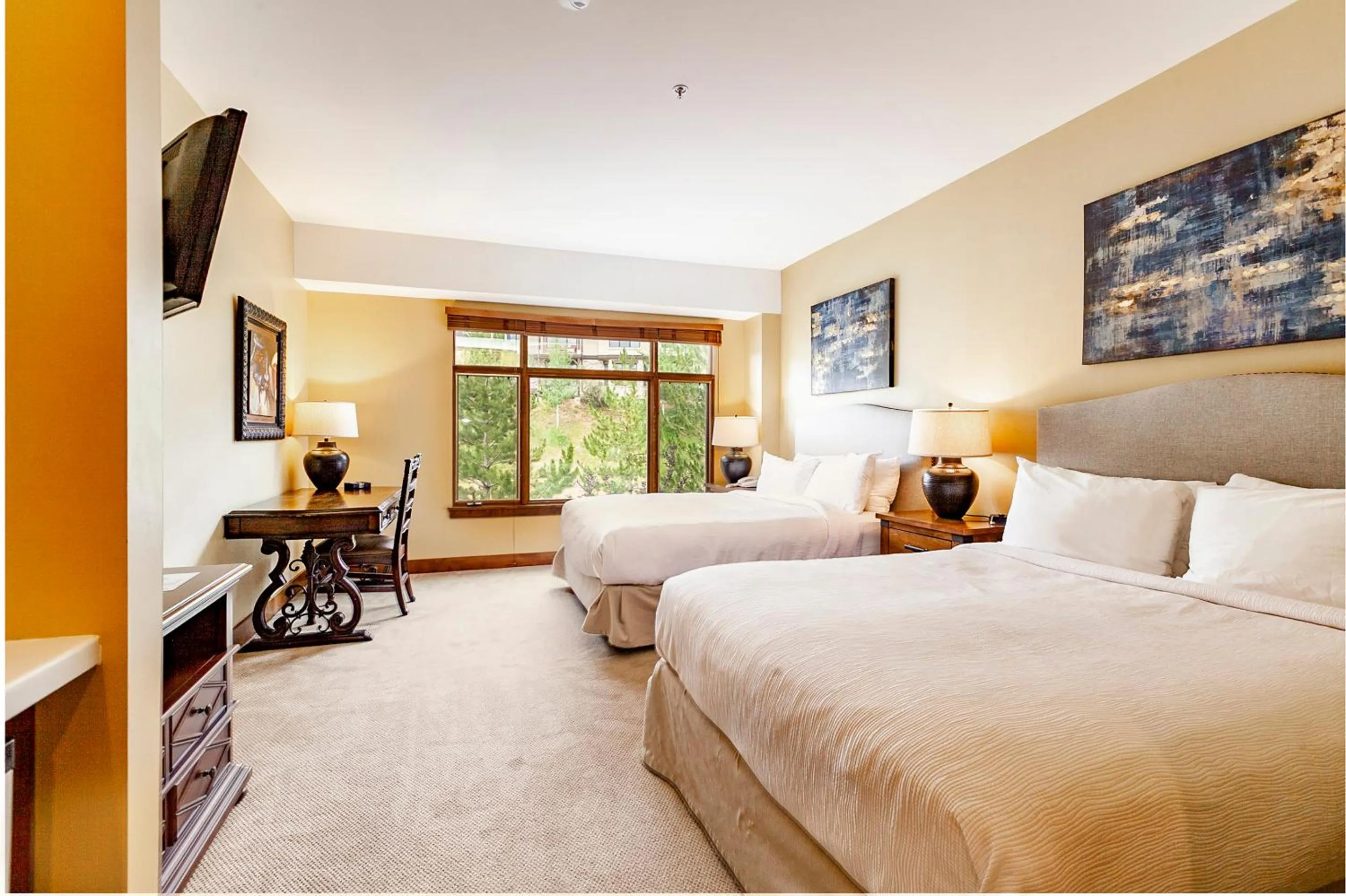 Bed in Sundial Lodge by All Seasons Resort Lodging