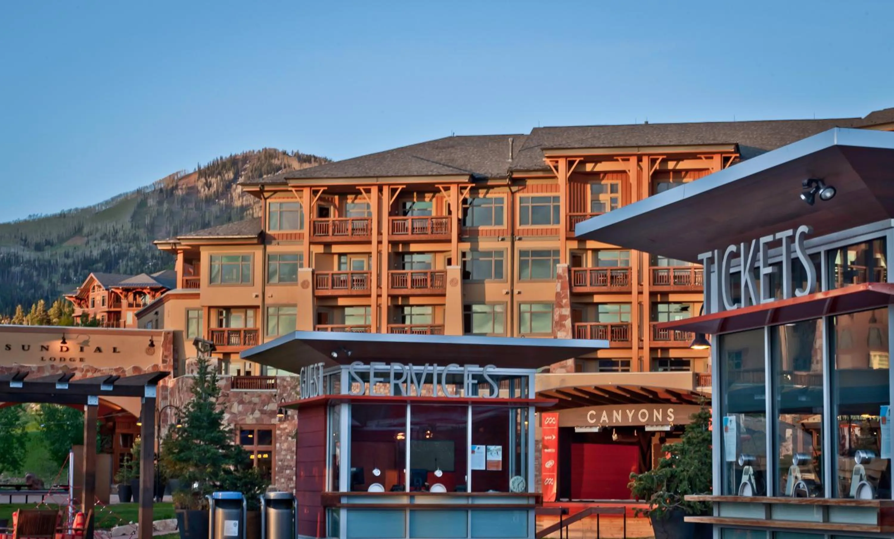 Facade/entrance in Sundial Lodge by All Seasons Resort Lodging