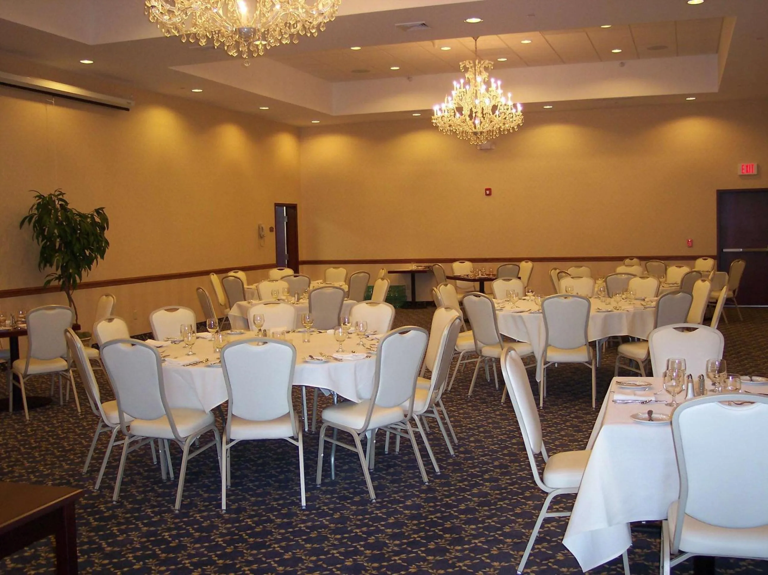 Photo of the whole room in Best Western Plus Ticonderoga