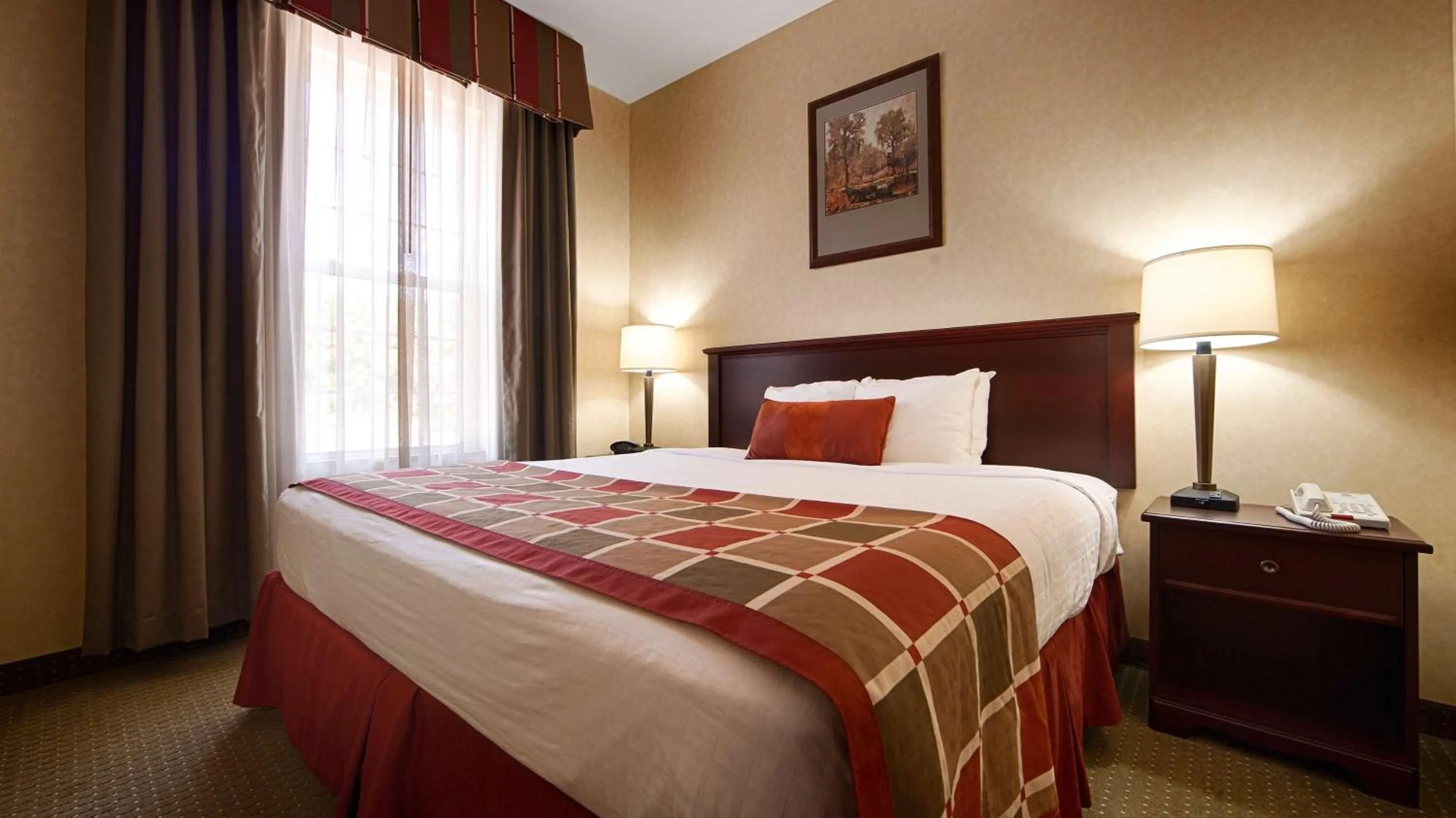 Photo of the whole room, Bed in Best Western Plus Ticonderoga