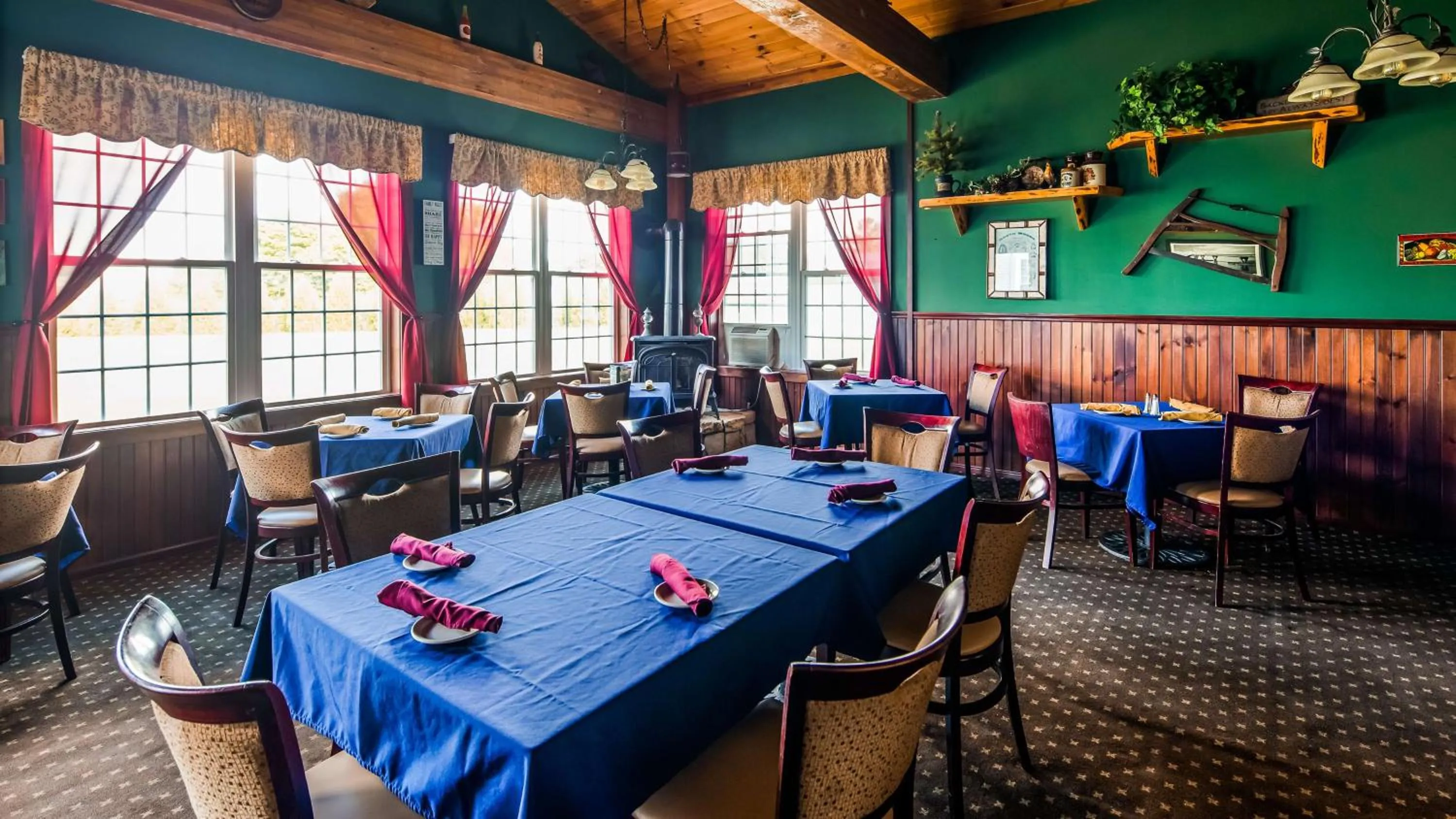 Restaurant/places to eat in Best Western Plus Ticonderoga