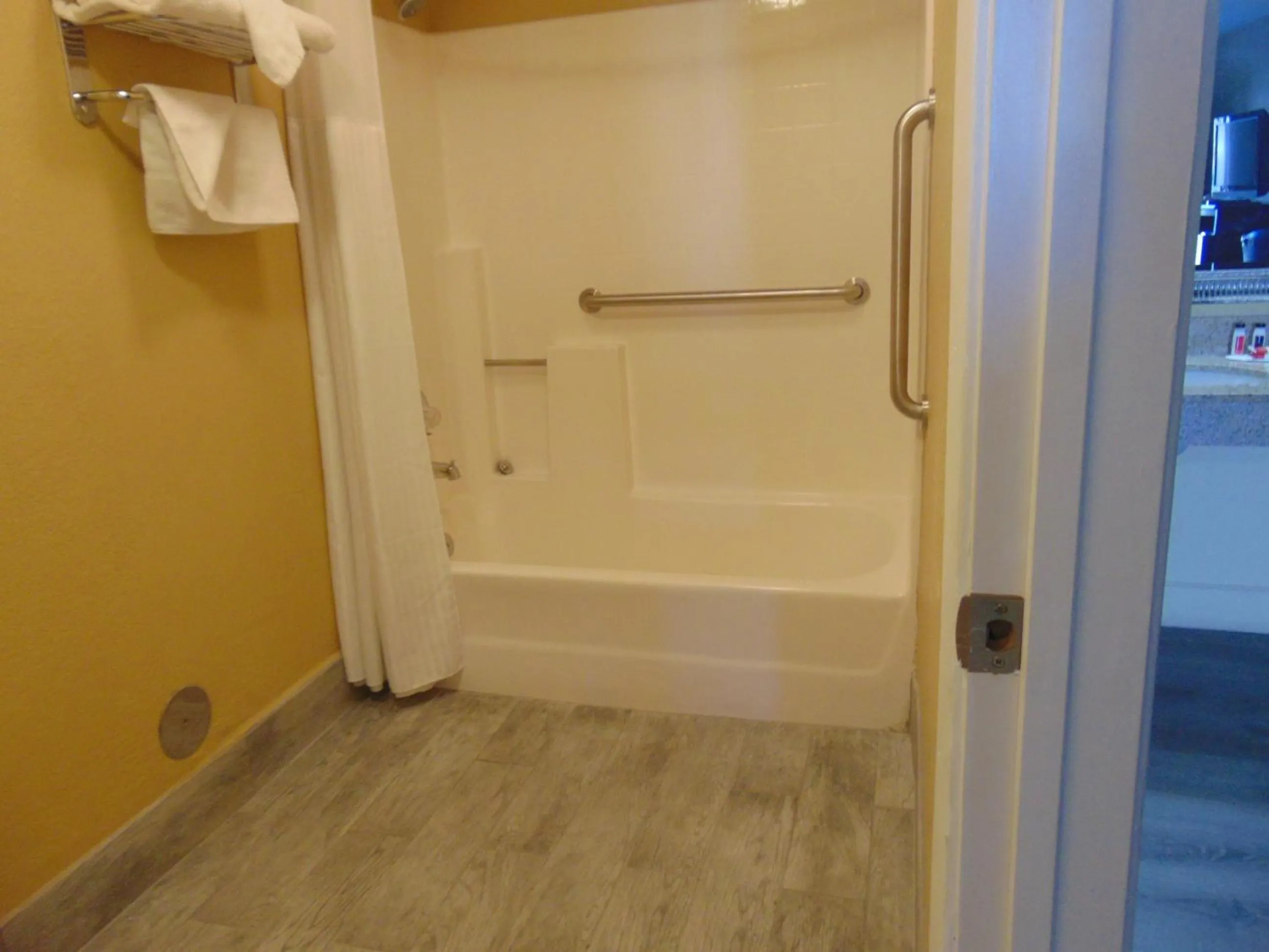 Bathroom in Super 8 by Wyndham Payson