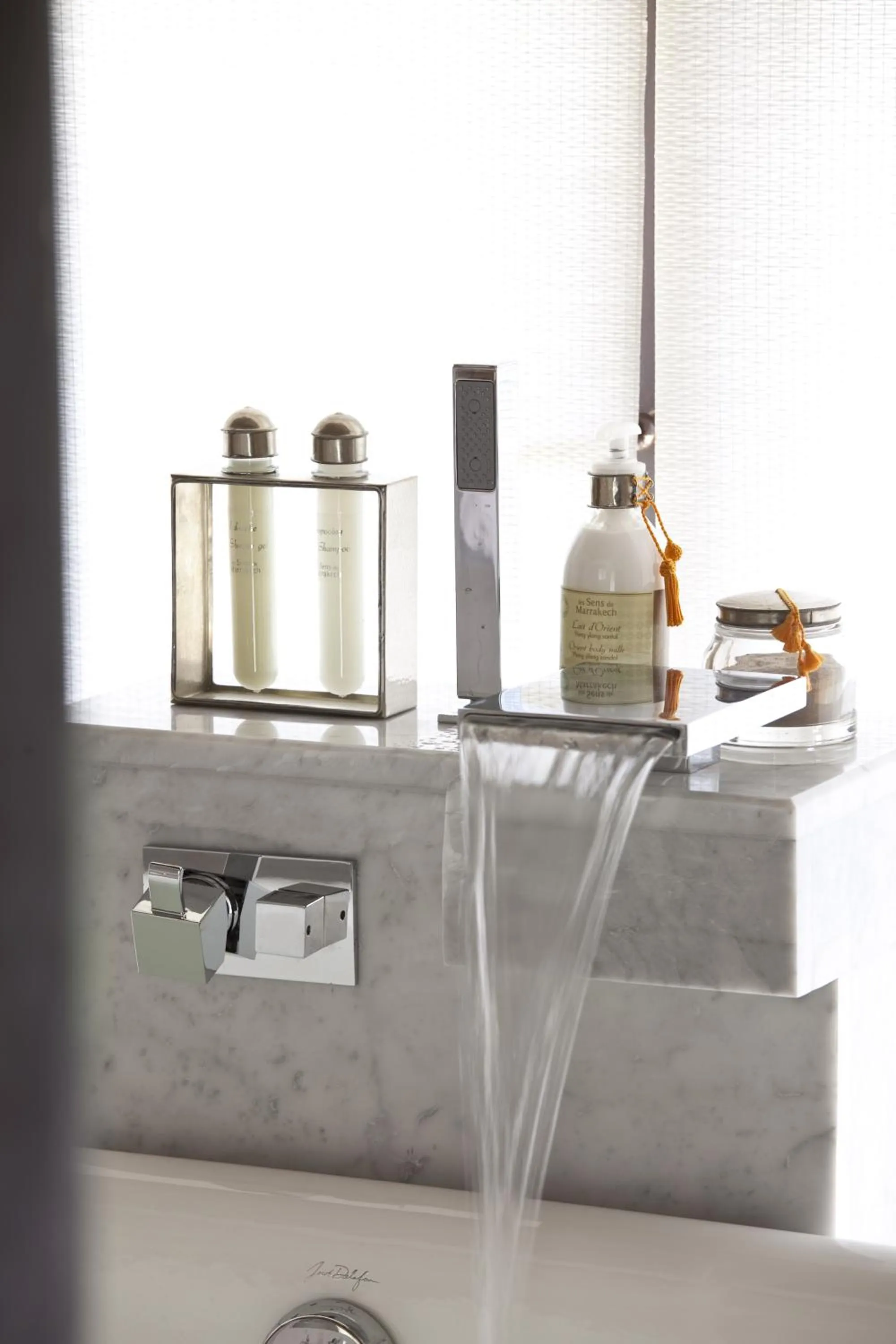 Shower in Hotel Les Cinq Djellabas