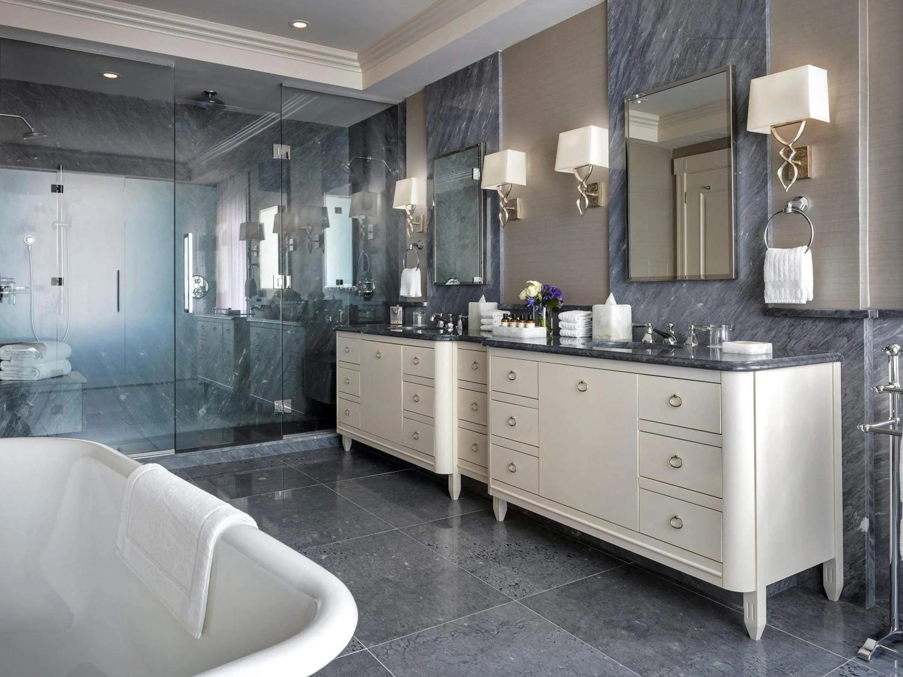 Photo of the whole room in Fairmont Empress Hotel