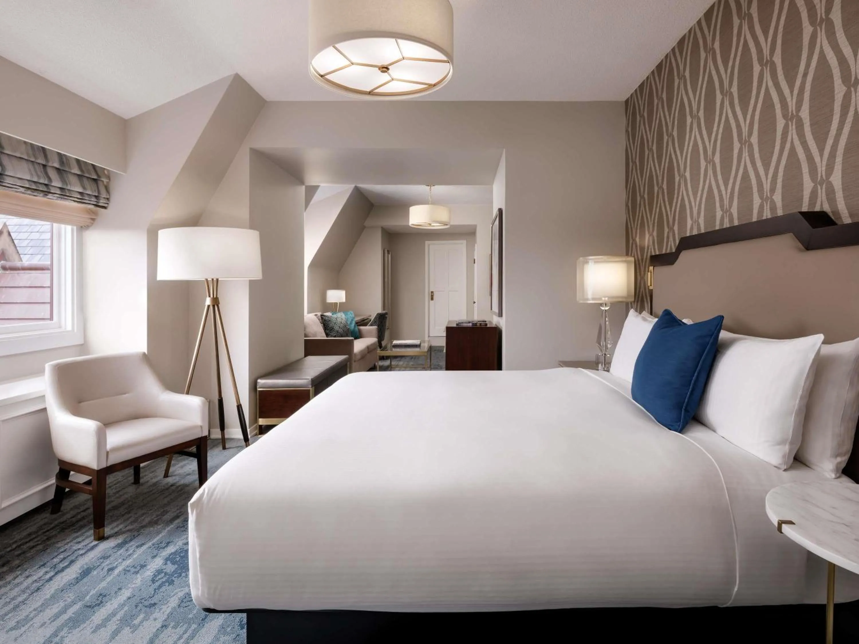 Bedroom, Bed in Fairmont Empress Hotel