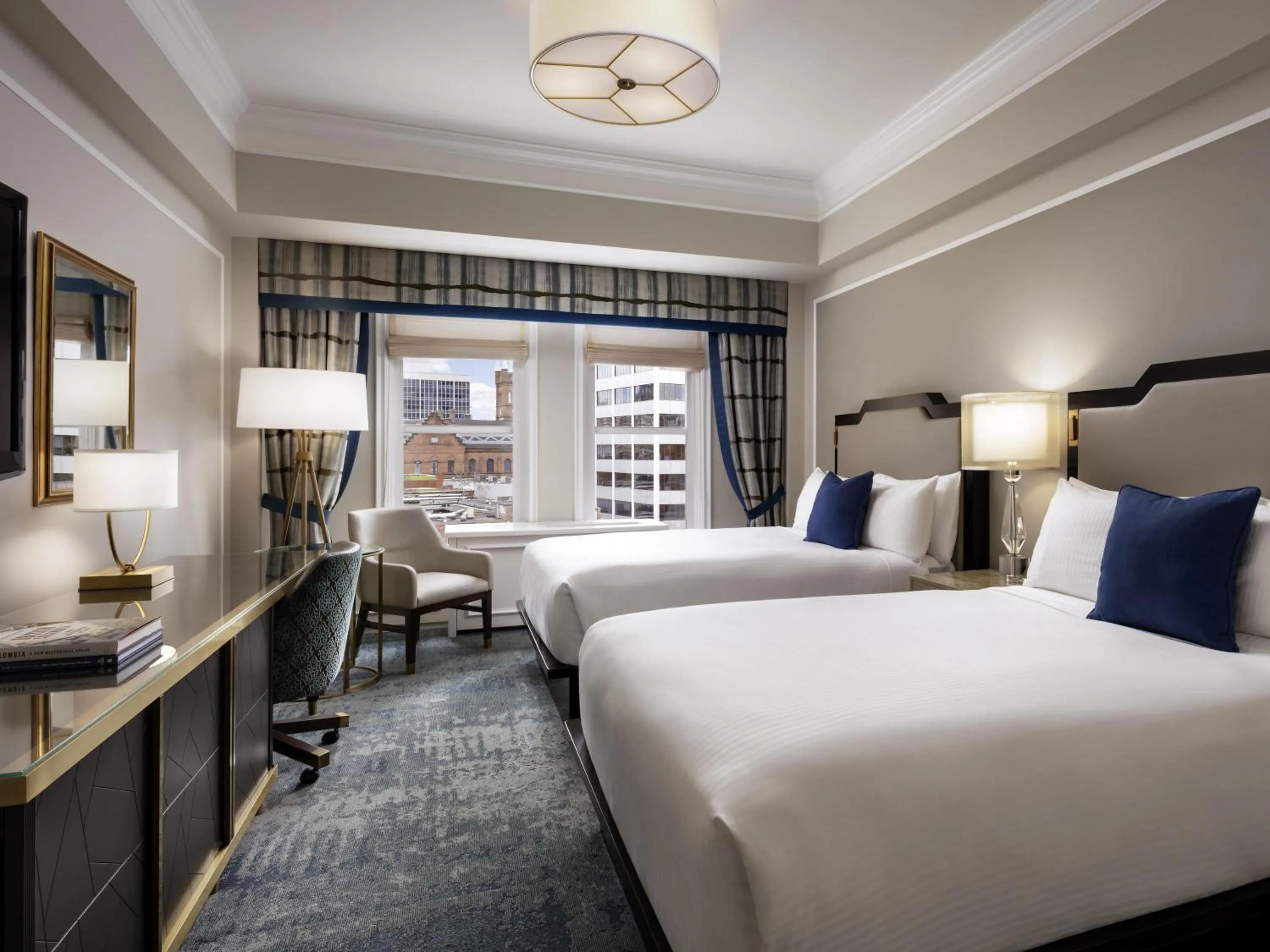 Bedroom, Bed in Fairmont Empress Hotel