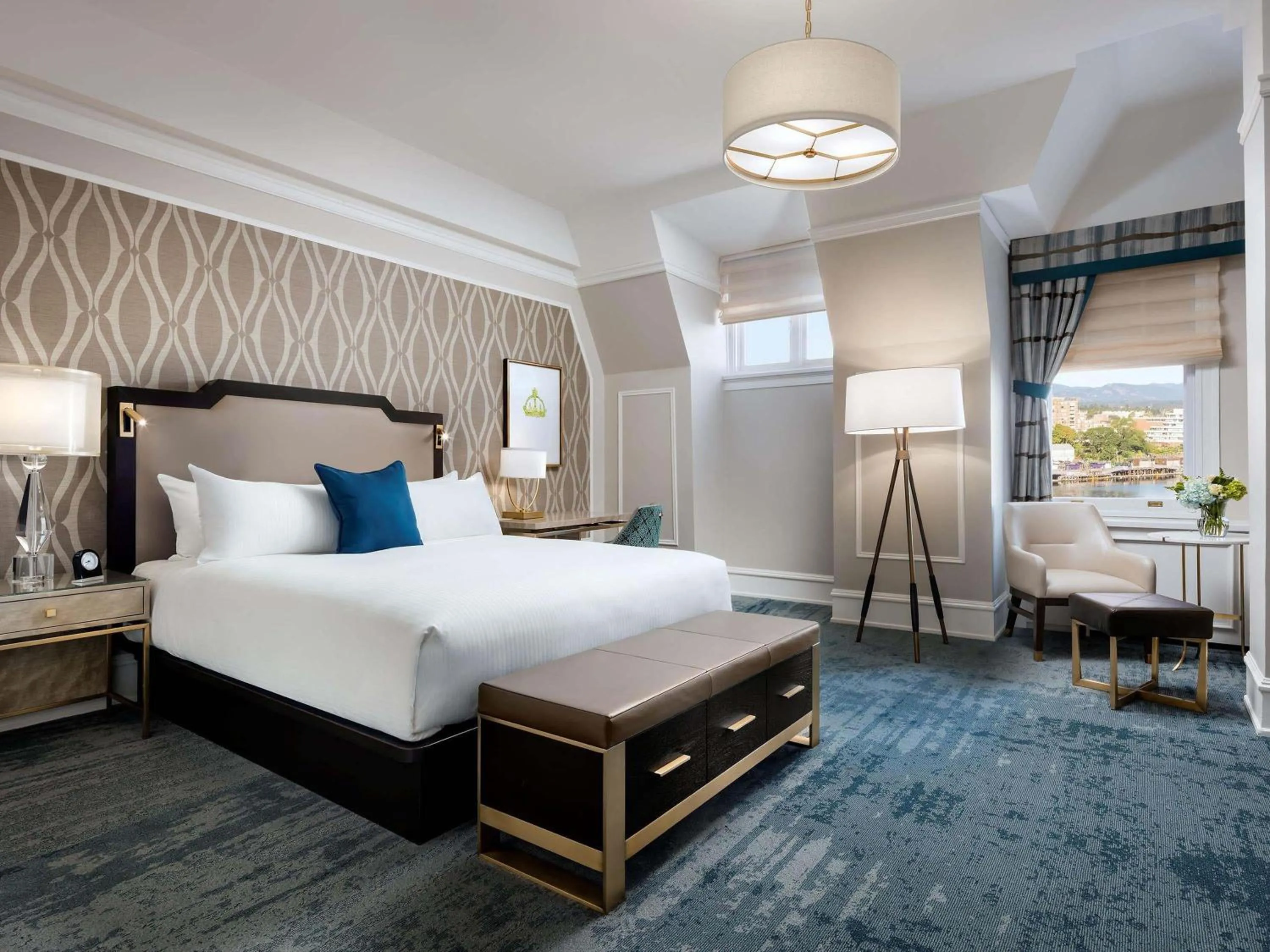 Bedroom, Bed in Fairmont Empress Hotel