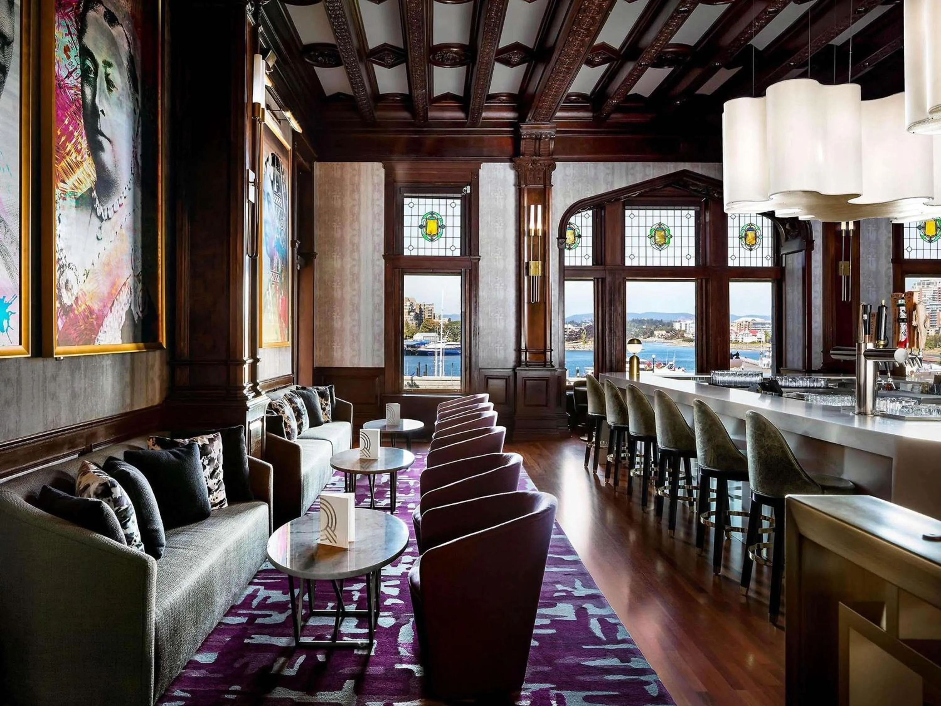 Lounge or bar in Fairmont Empress Hotel