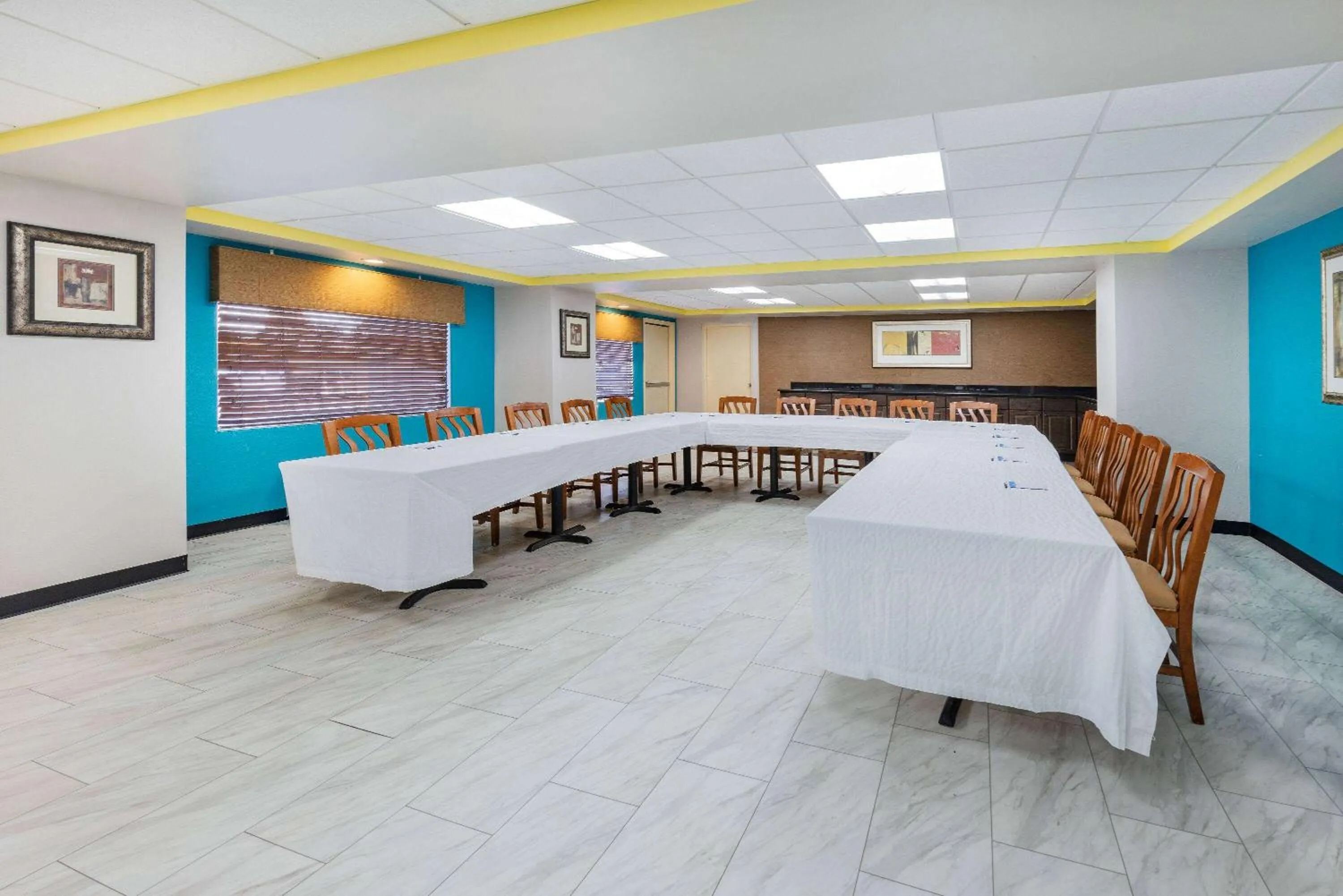 Meeting/conference room in Days Inn by Wyndham Fredericksburg North