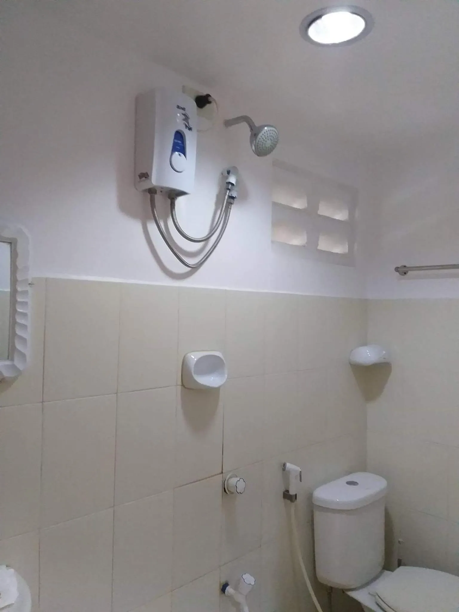 Toilet in Park Vil-la Apartelle