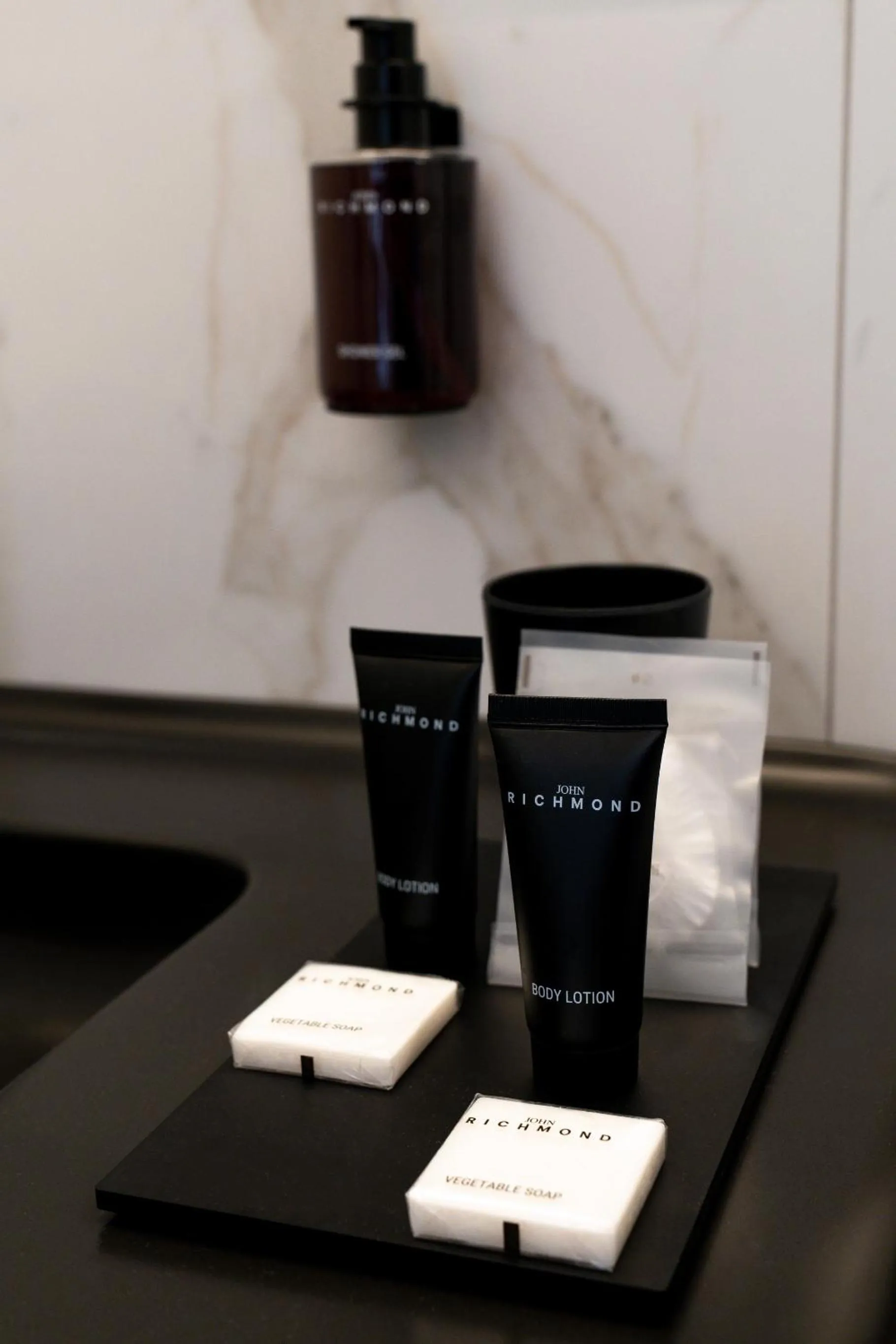 Shower in Secret Garden Resort & Spa