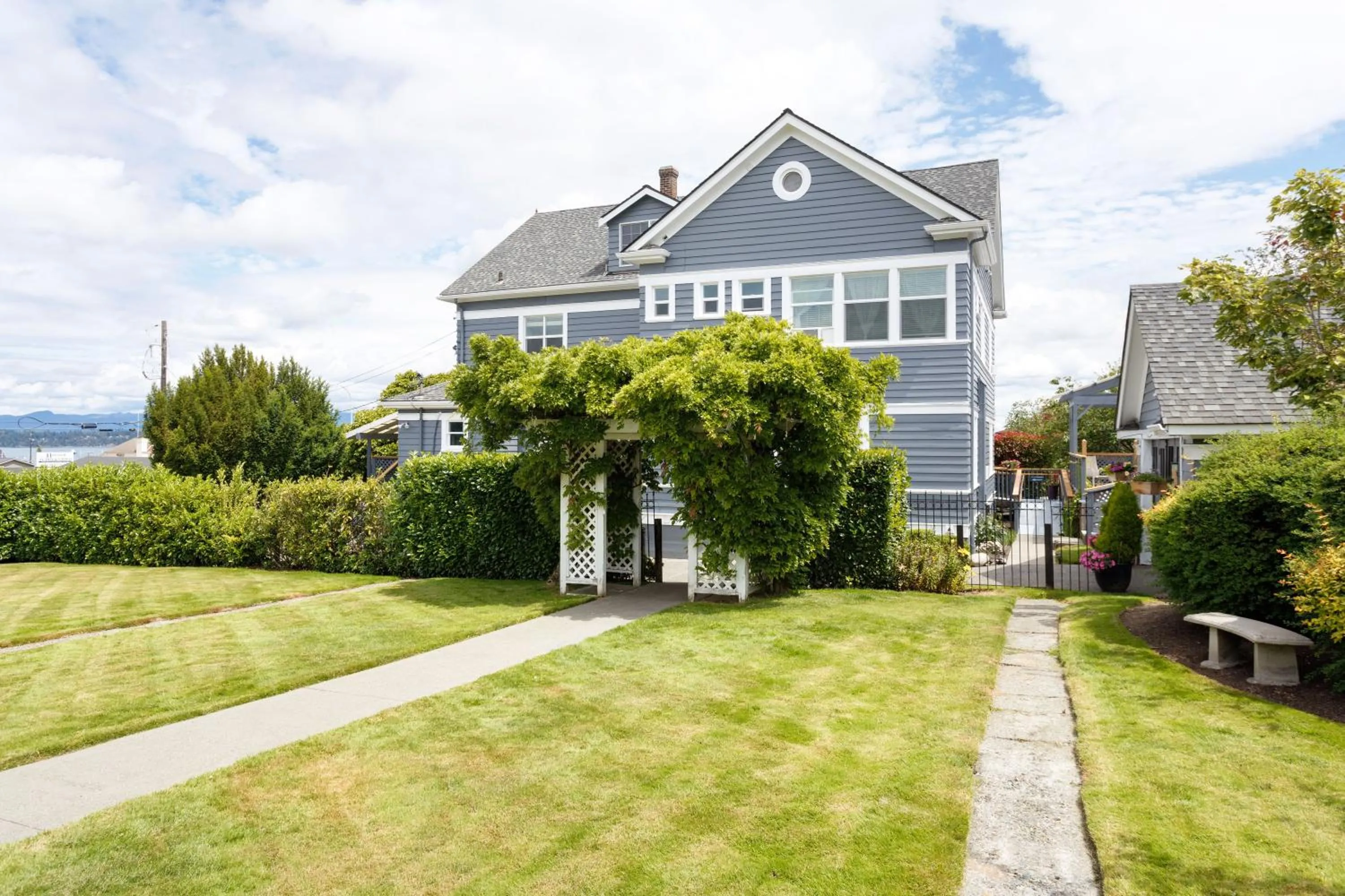 Nantucket Inn - Anacortes