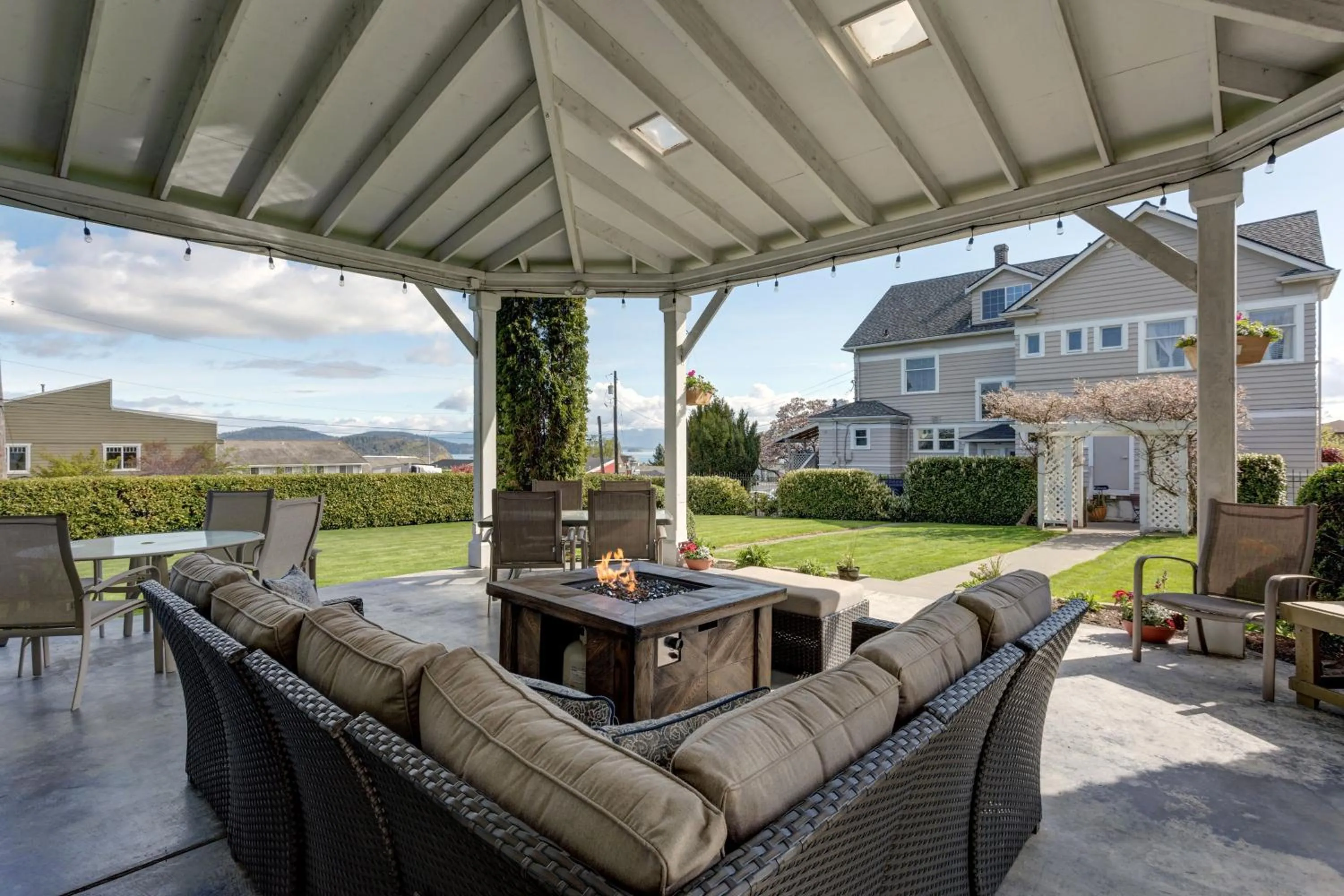 Patio in Nantucket Inn - Anacortes