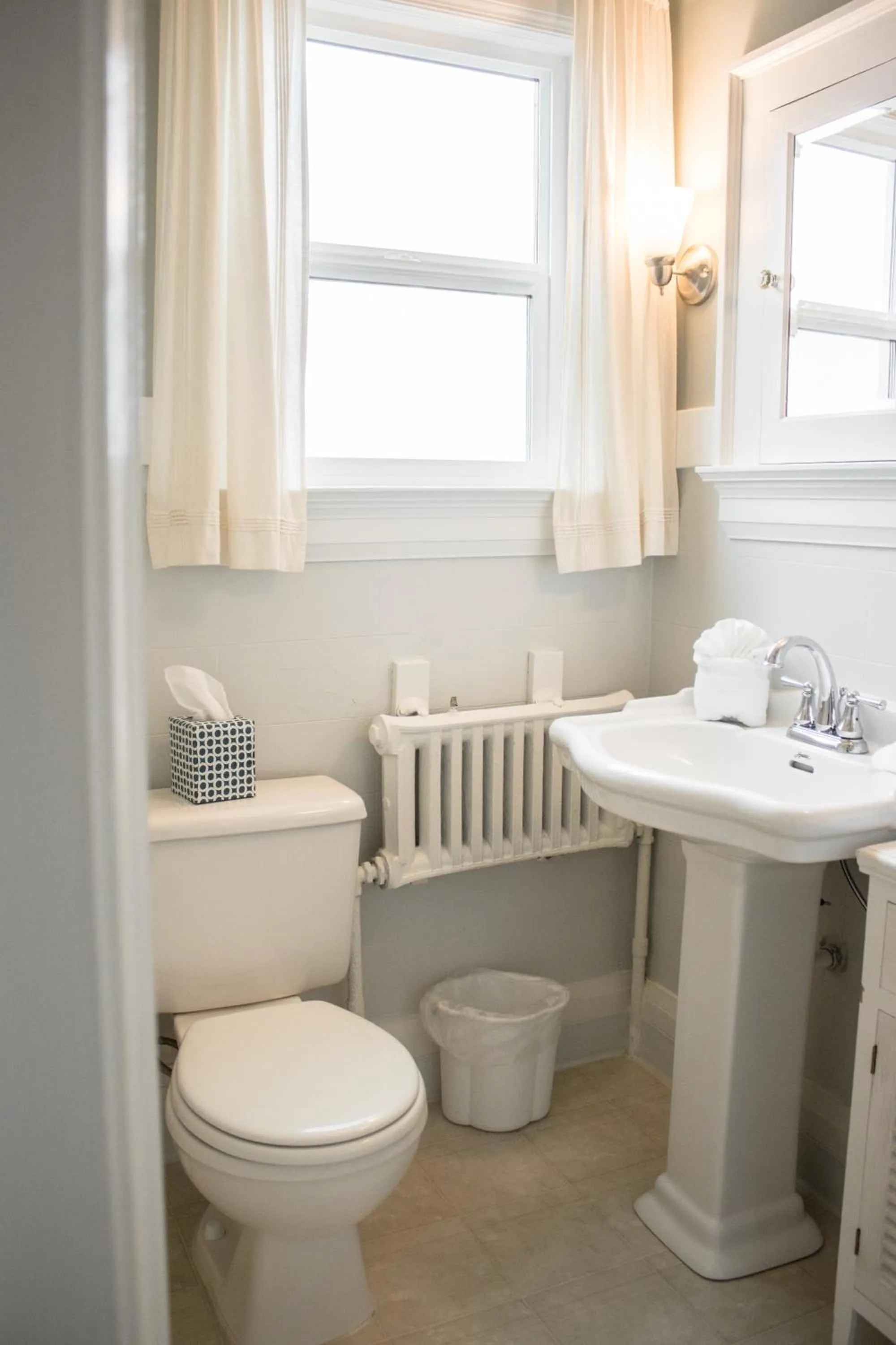 Nantucket Inn - Anacortes