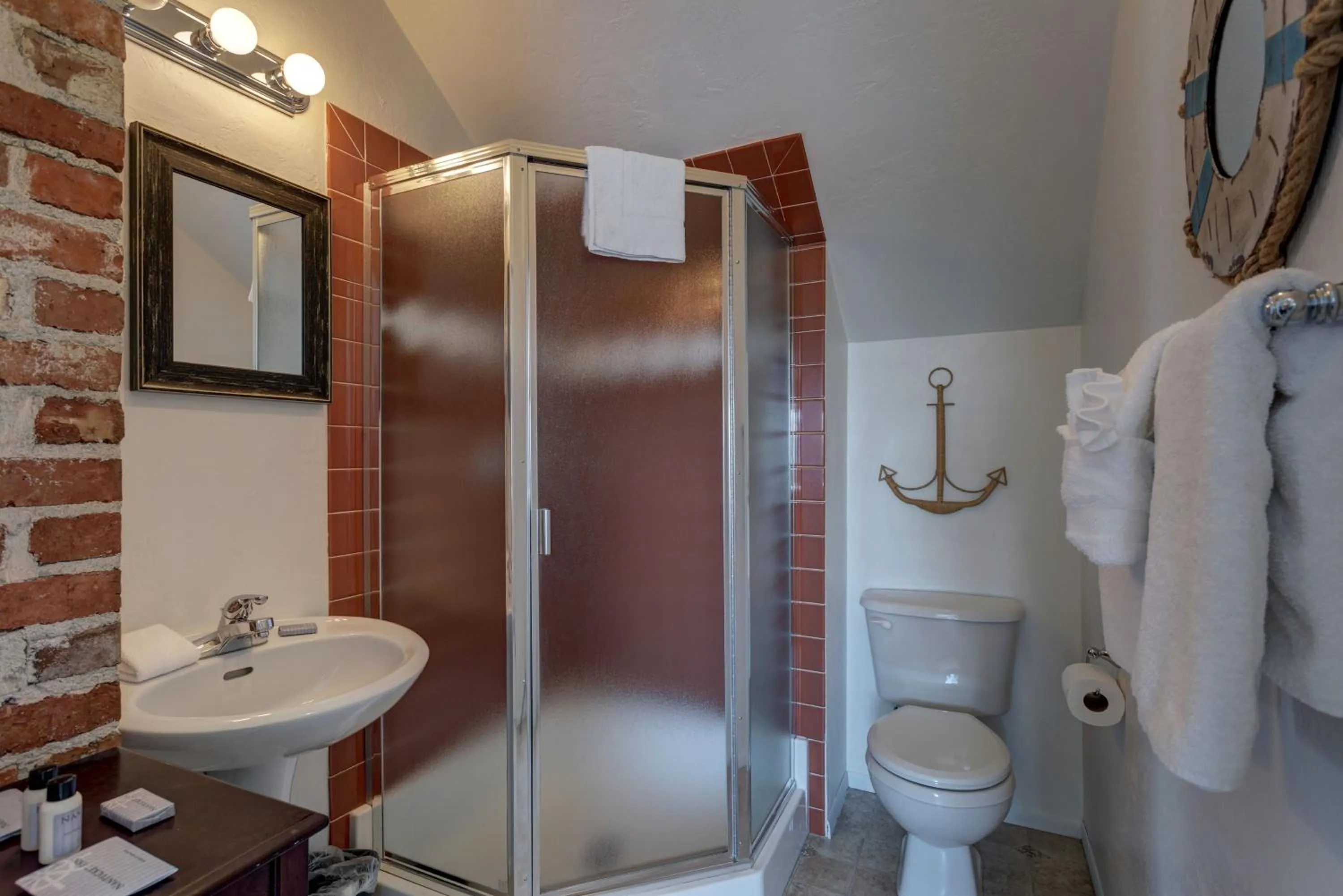 Bathroom in Nantucket Inn - Anacortes