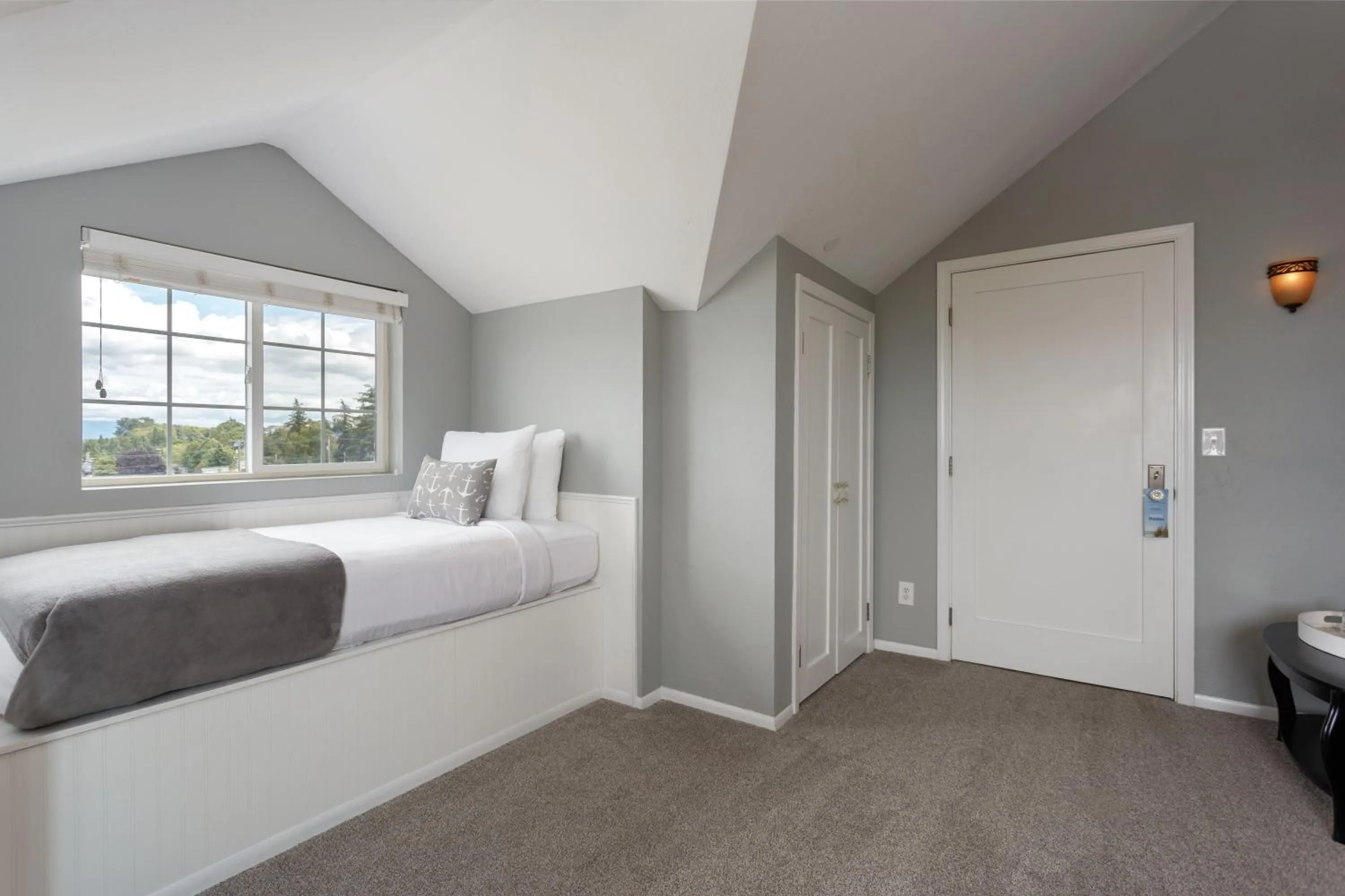 Nantucket Inn - Anacortes