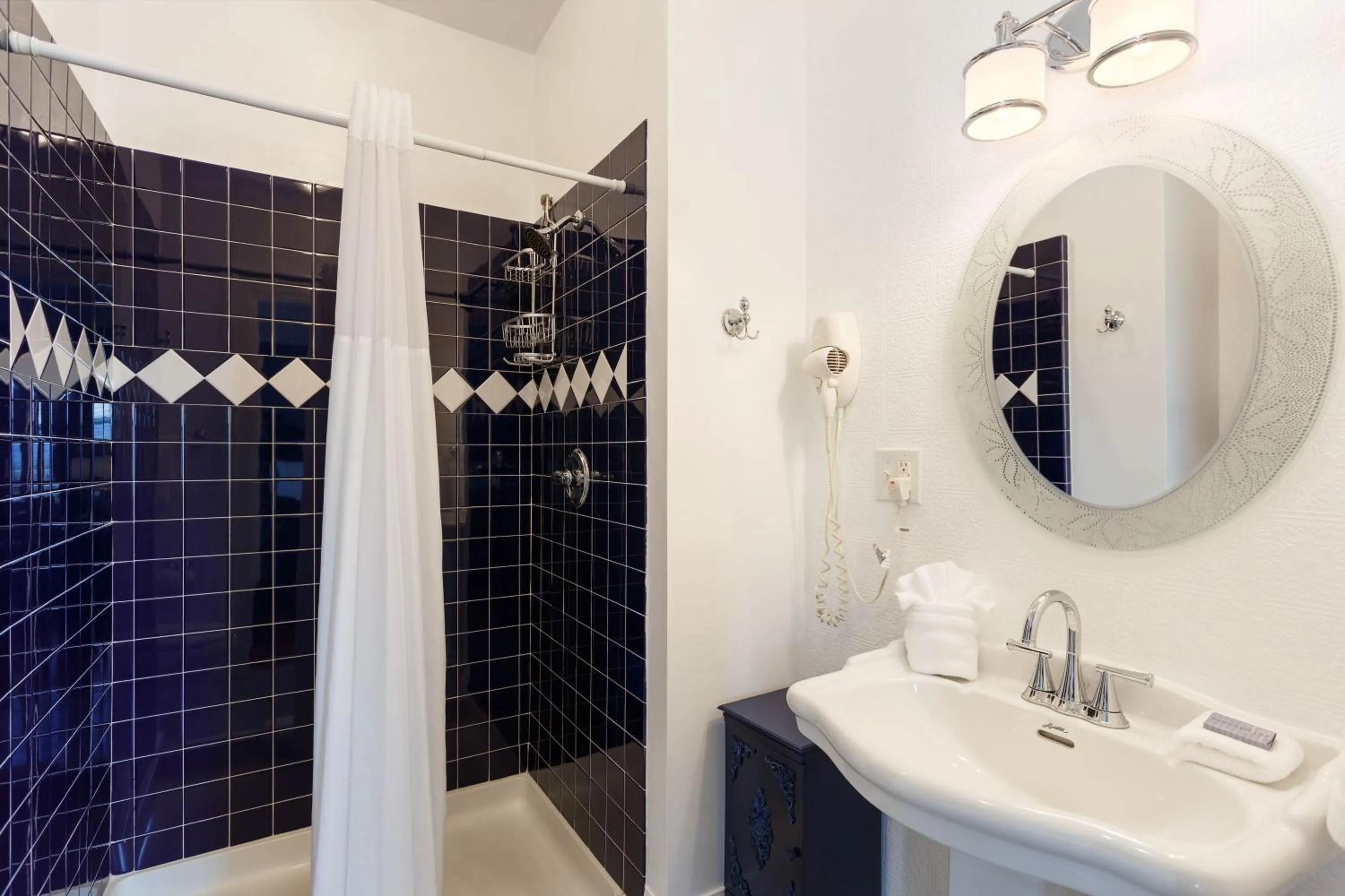 Nantucket Inn - Anacortes