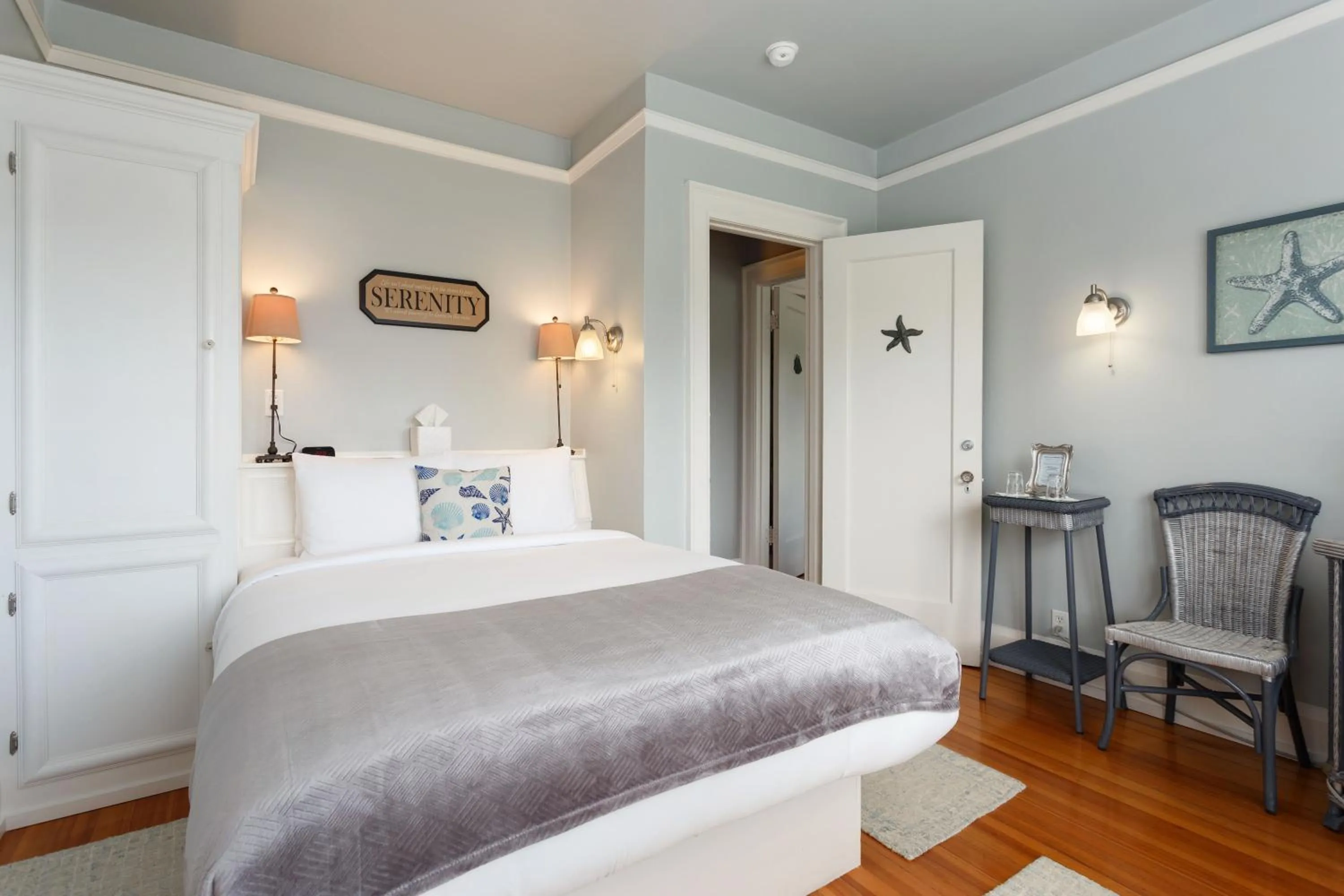 Nantucket Inn - Anacortes