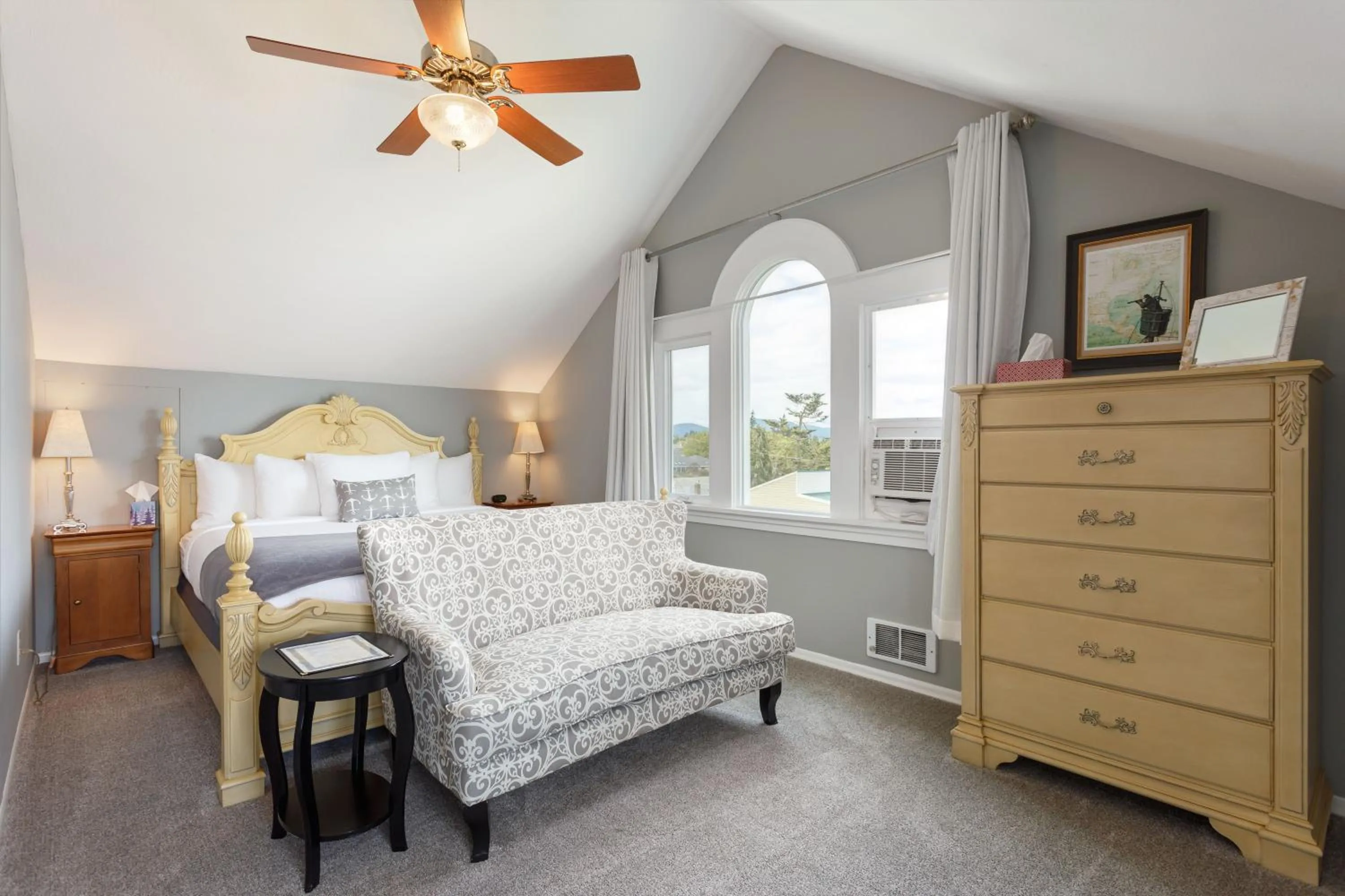 Nantucket Inn - Anacortes