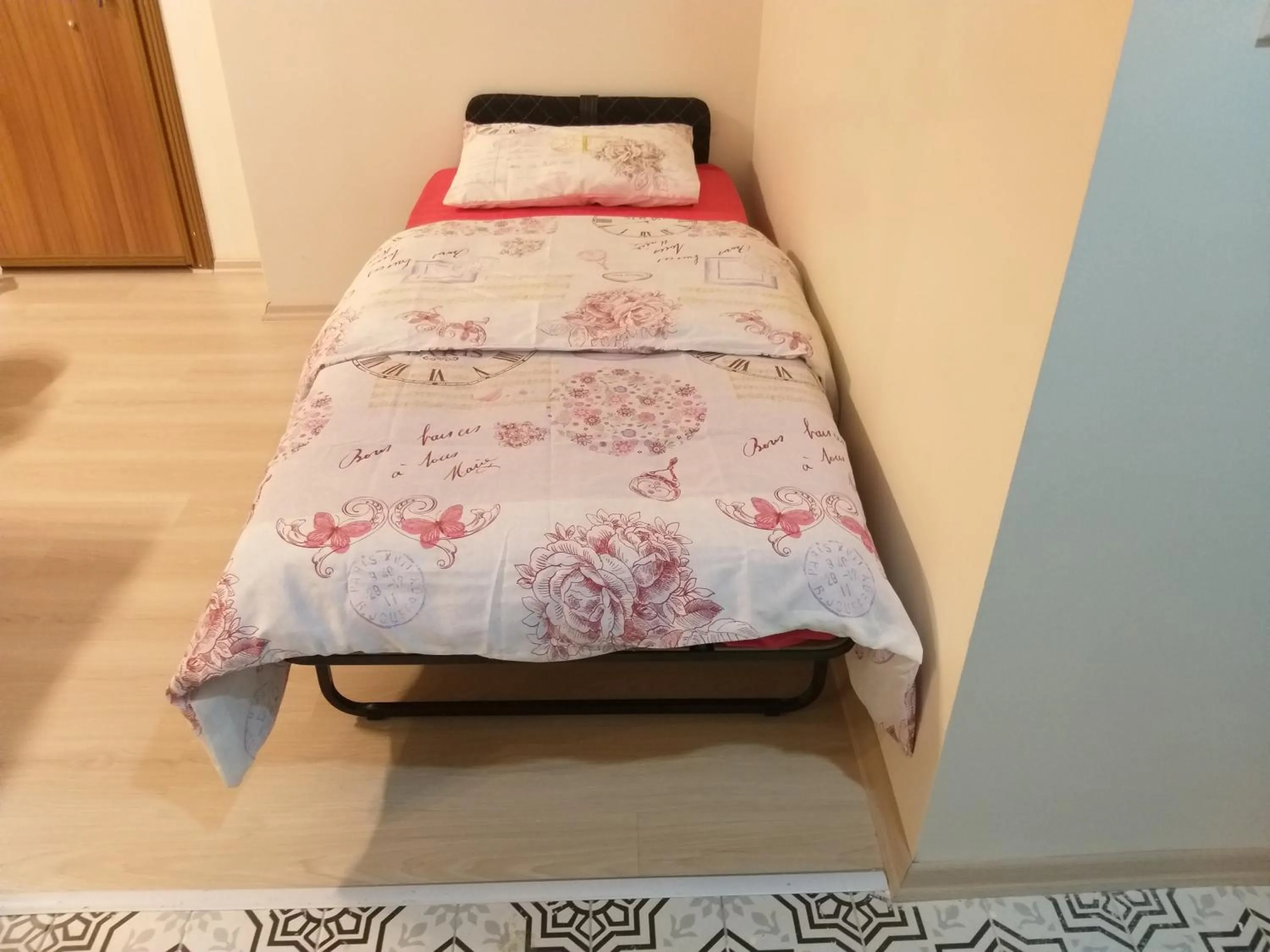 Bed in Pera Colour House