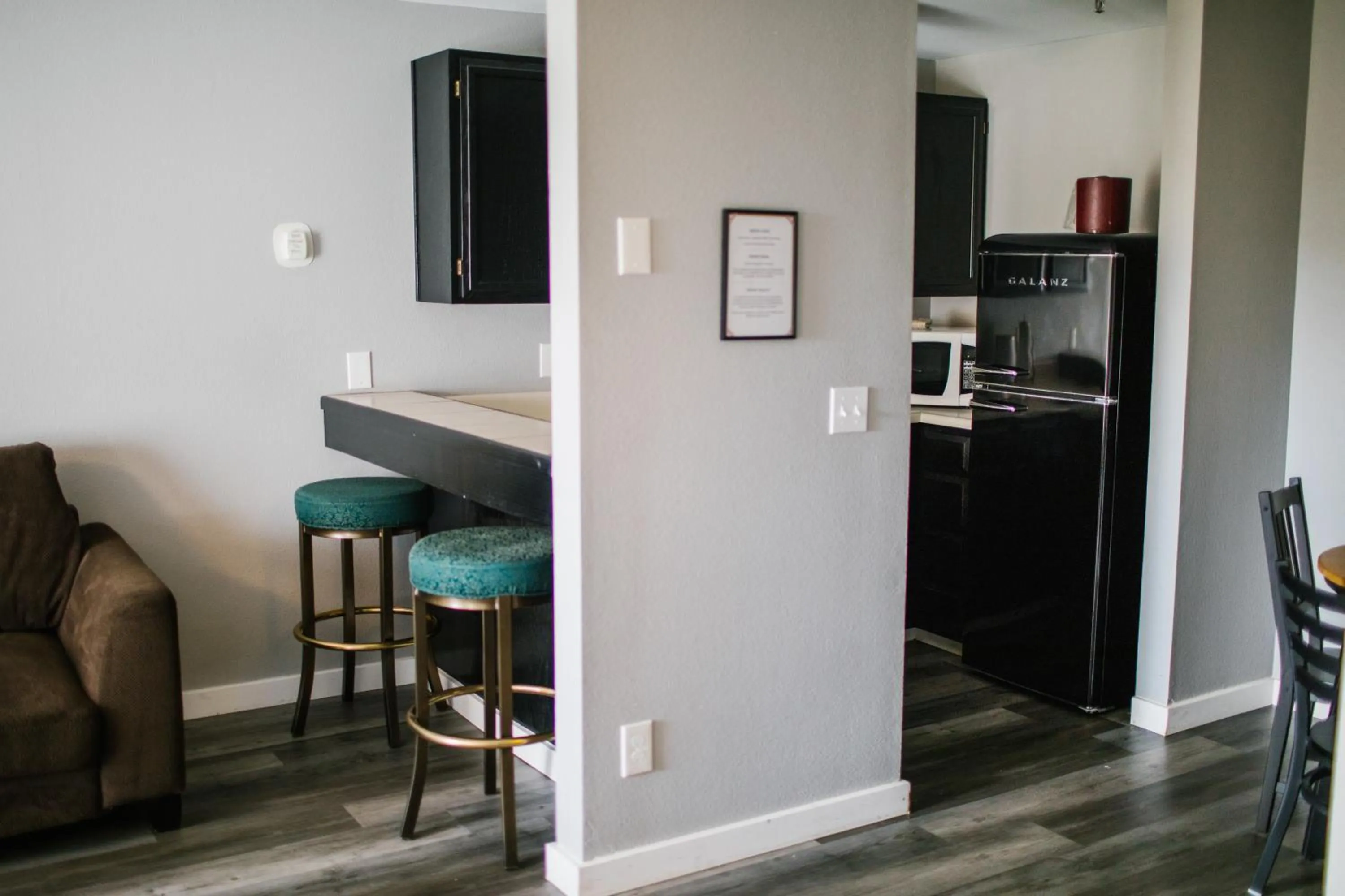 Kitchen or kitchenette in Friday Harbor Suites