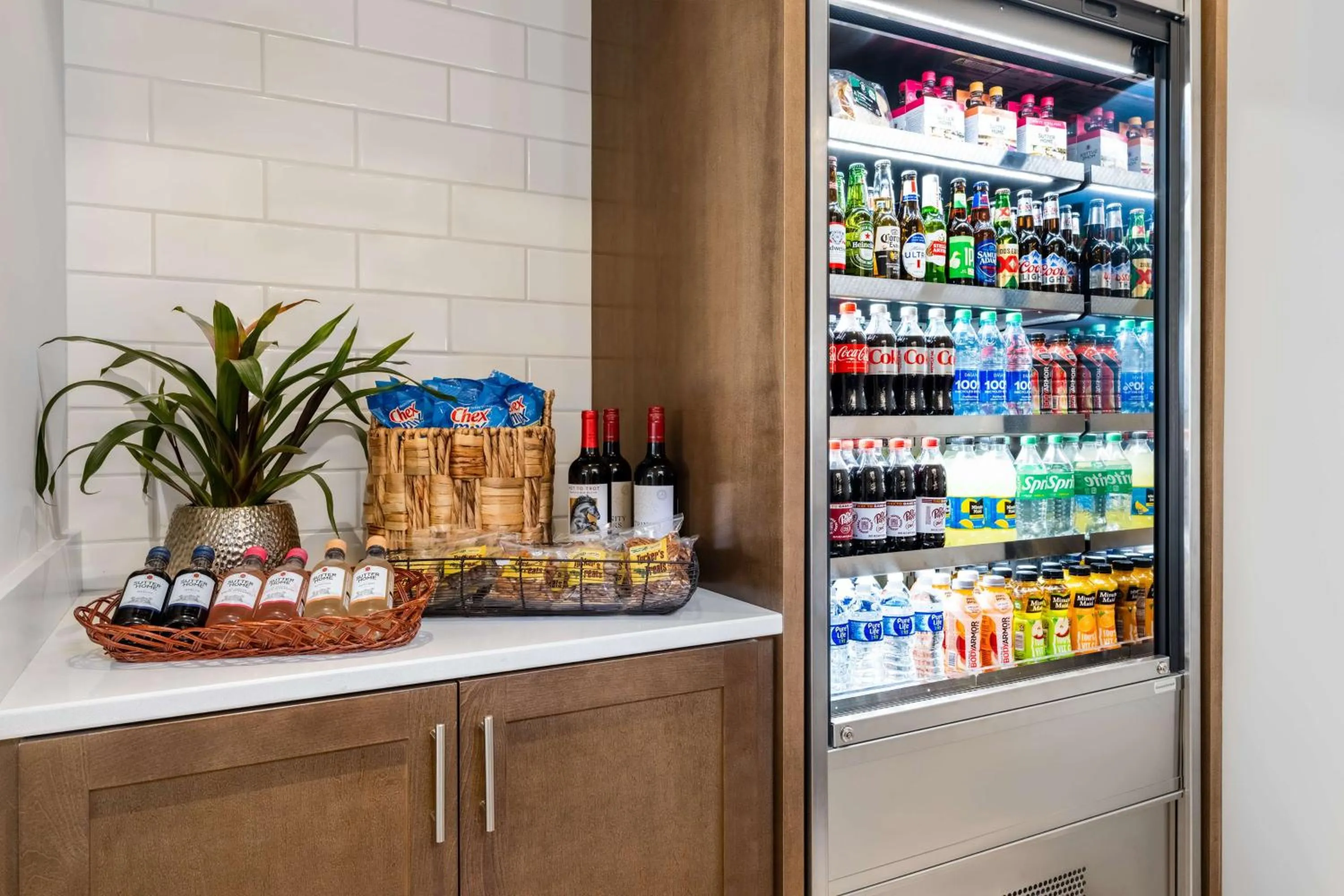 Restaurant/places to eat in Hilton Garden Inn Montgomery East