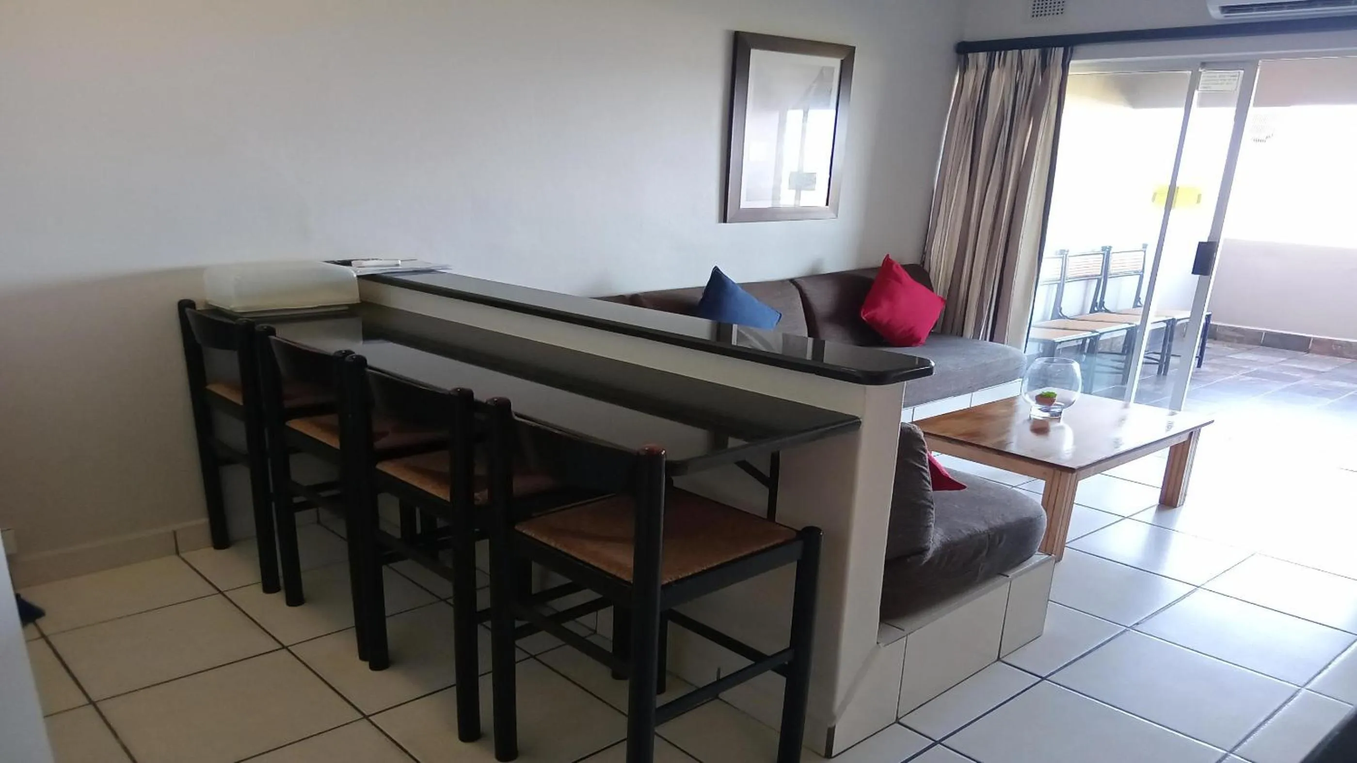 Dining area in Sunrise Beach Resort