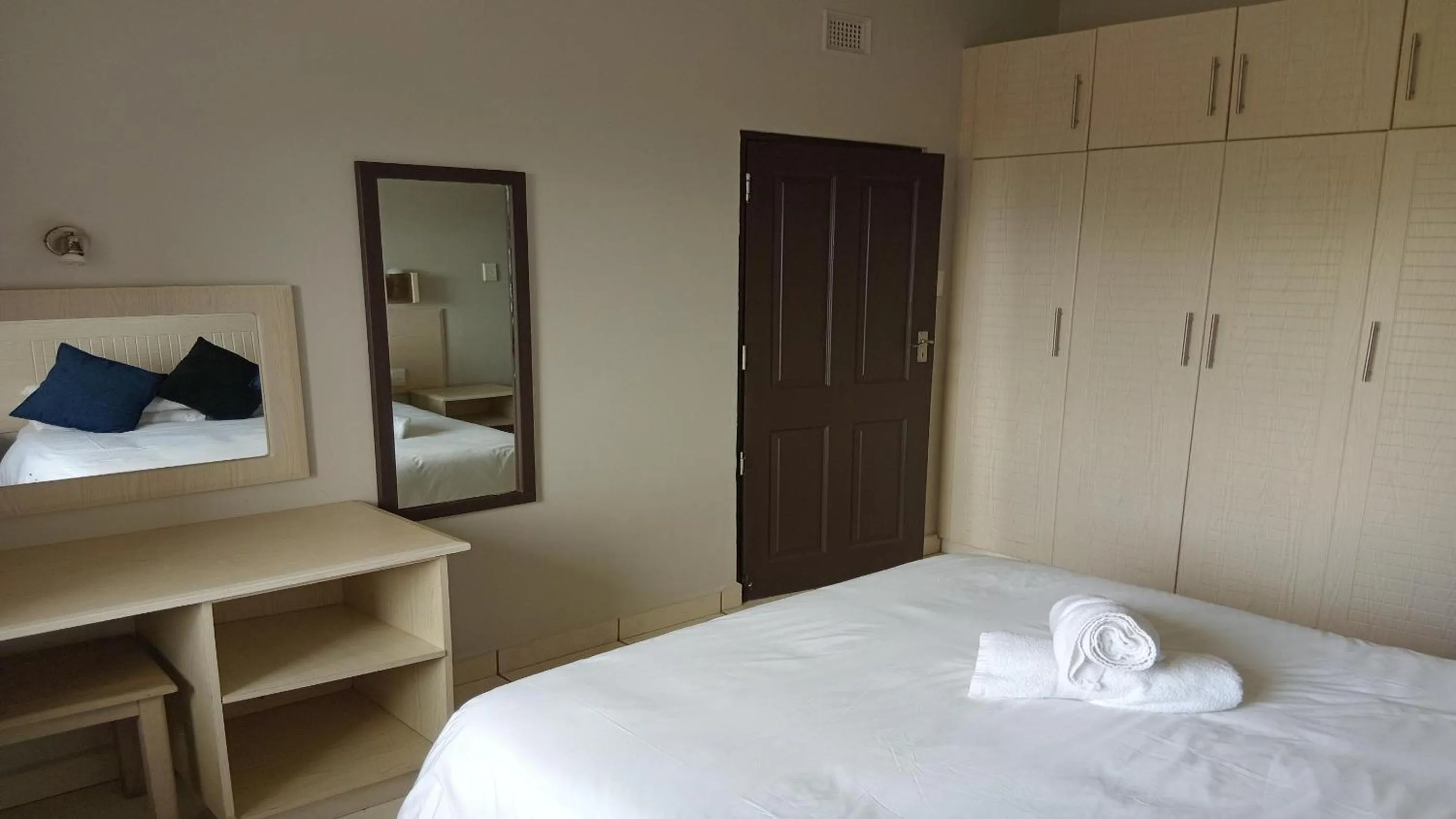 Photo of the whole room, Bed in Sunrise Beach Resort