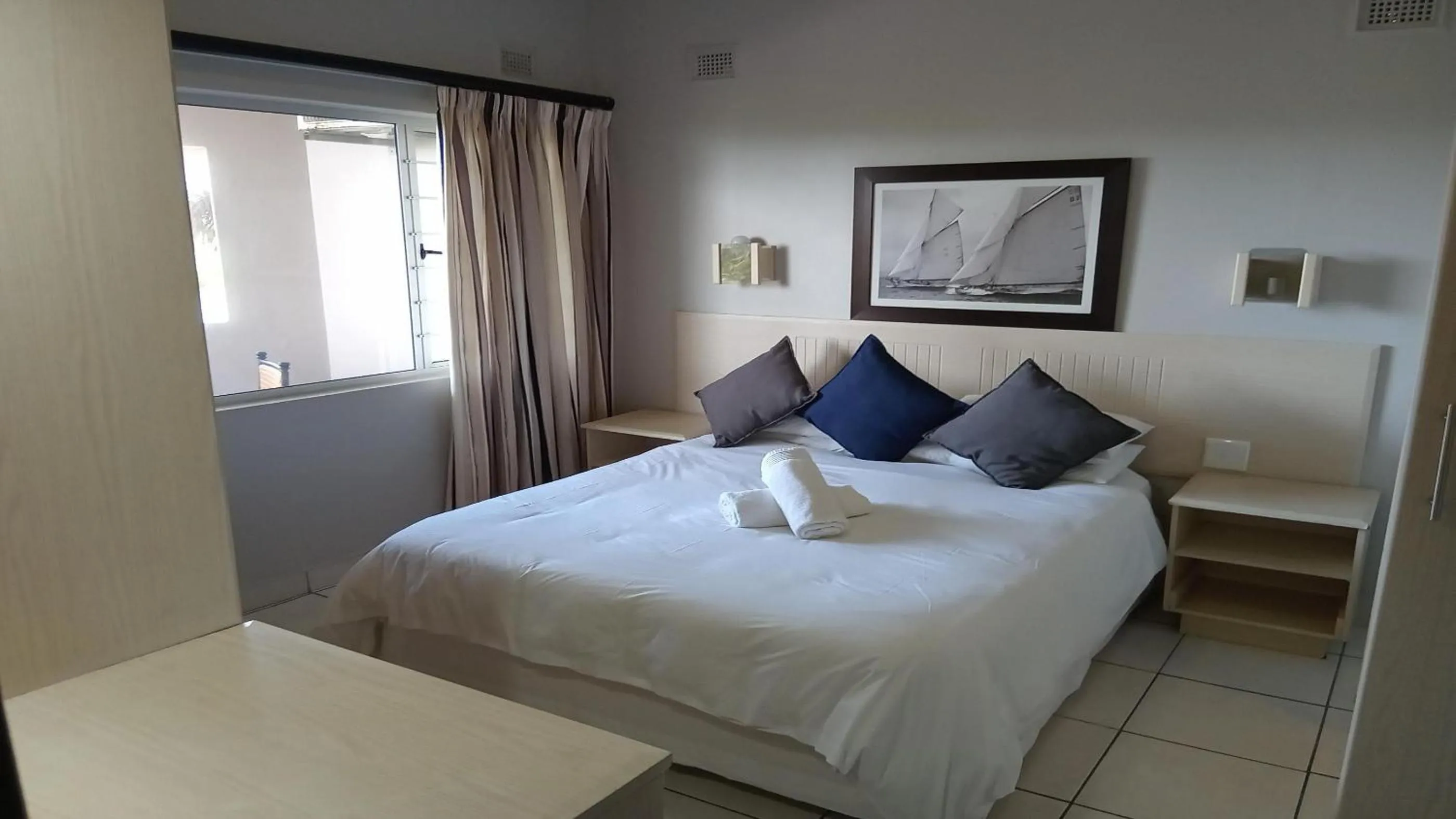 Bed in Sunrise Beach Resort