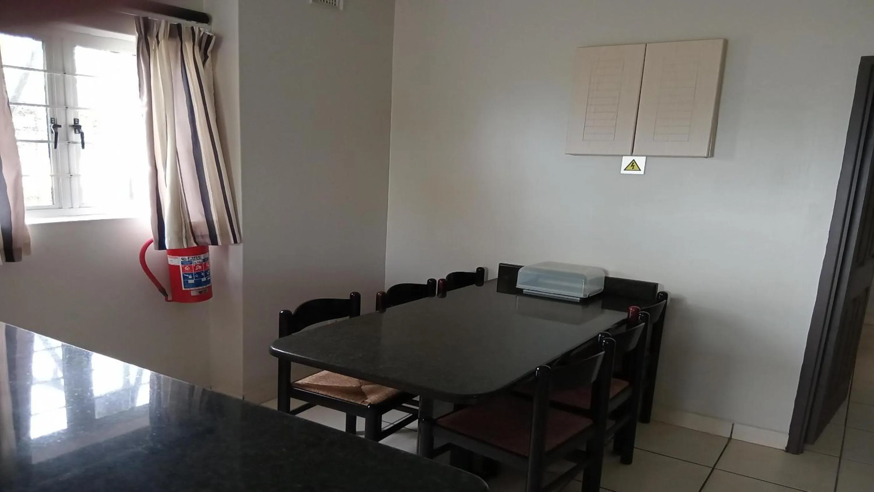 Dining area in Sunrise Beach Resort