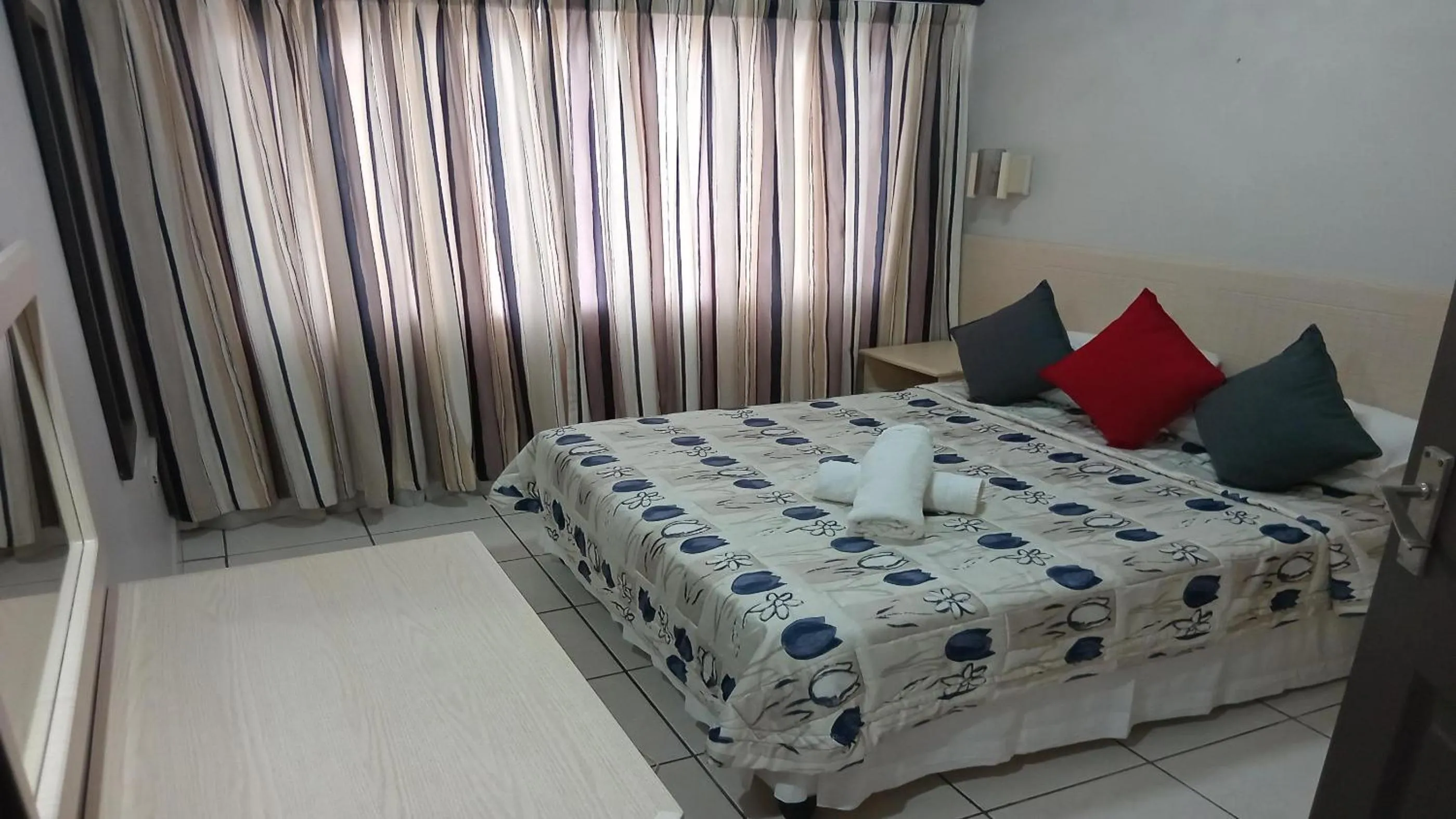 Bed in Sunrise Beach Resort