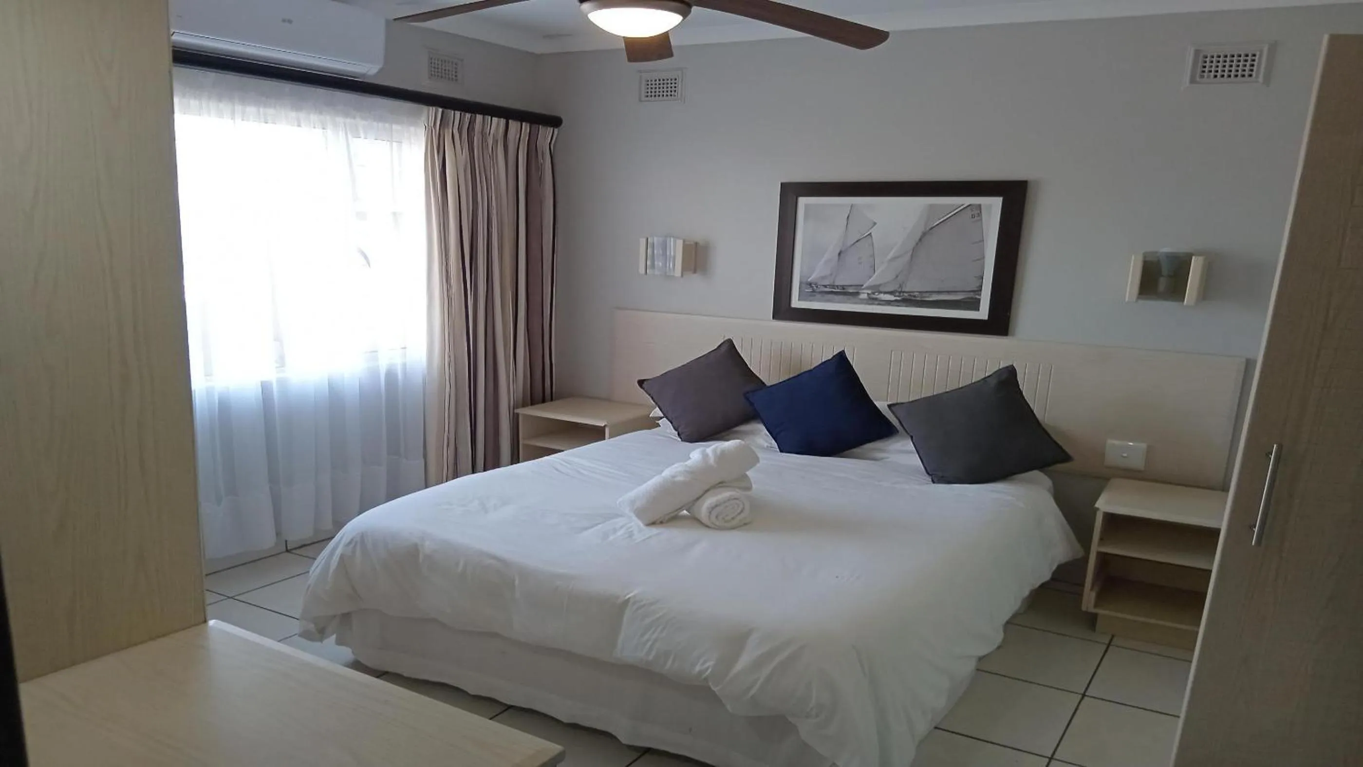 Bed in Sunrise Beach Resort