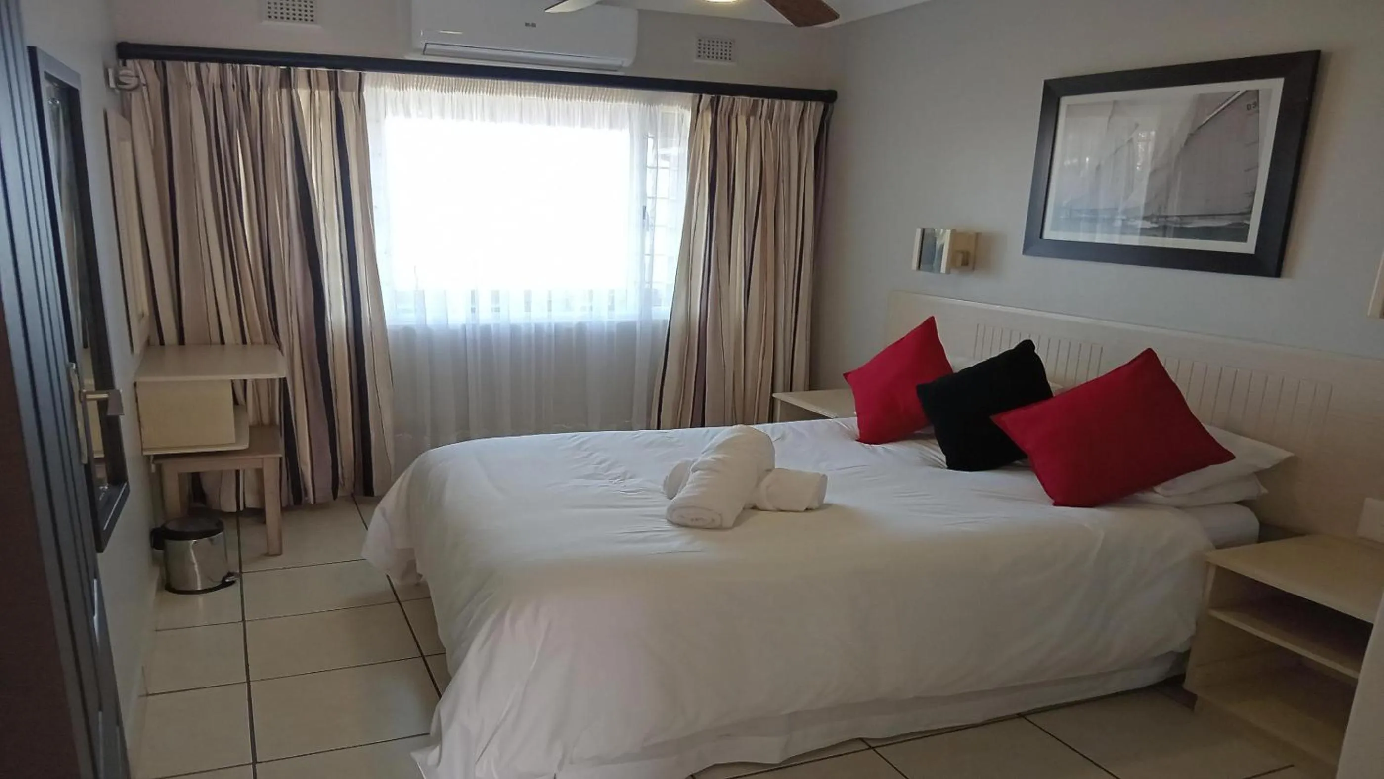 Bed in Sunrise Beach Resort