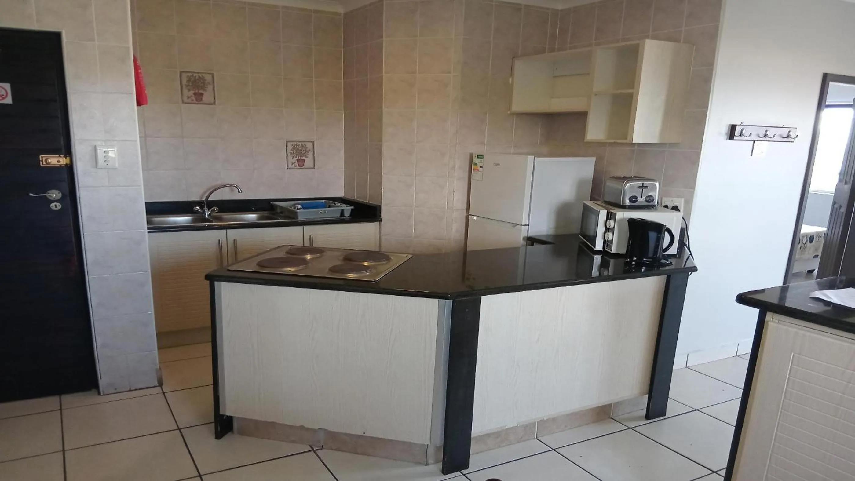 Dining area in Sunrise Beach Resort