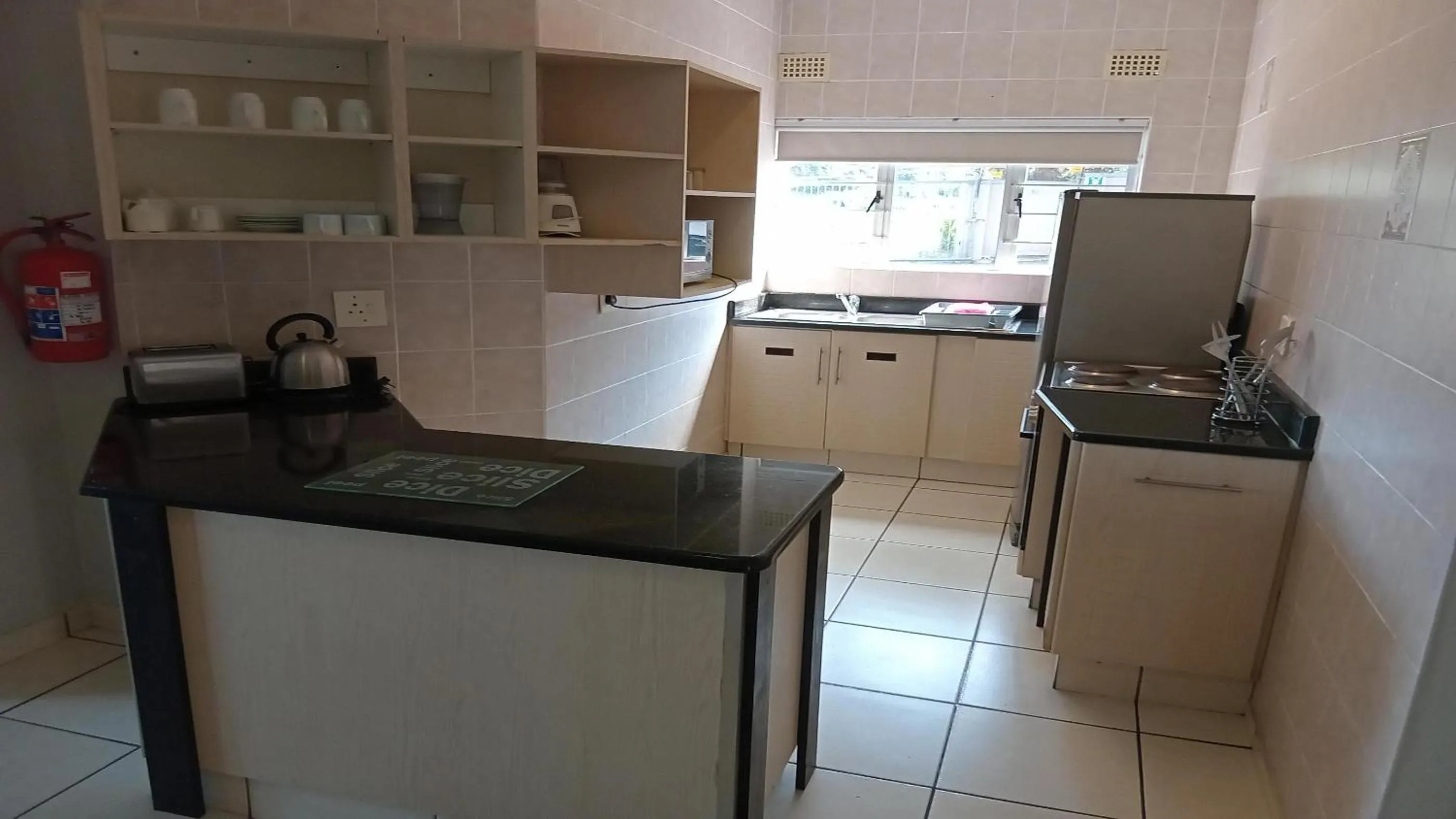 Dining area in Sunrise Beach Resort