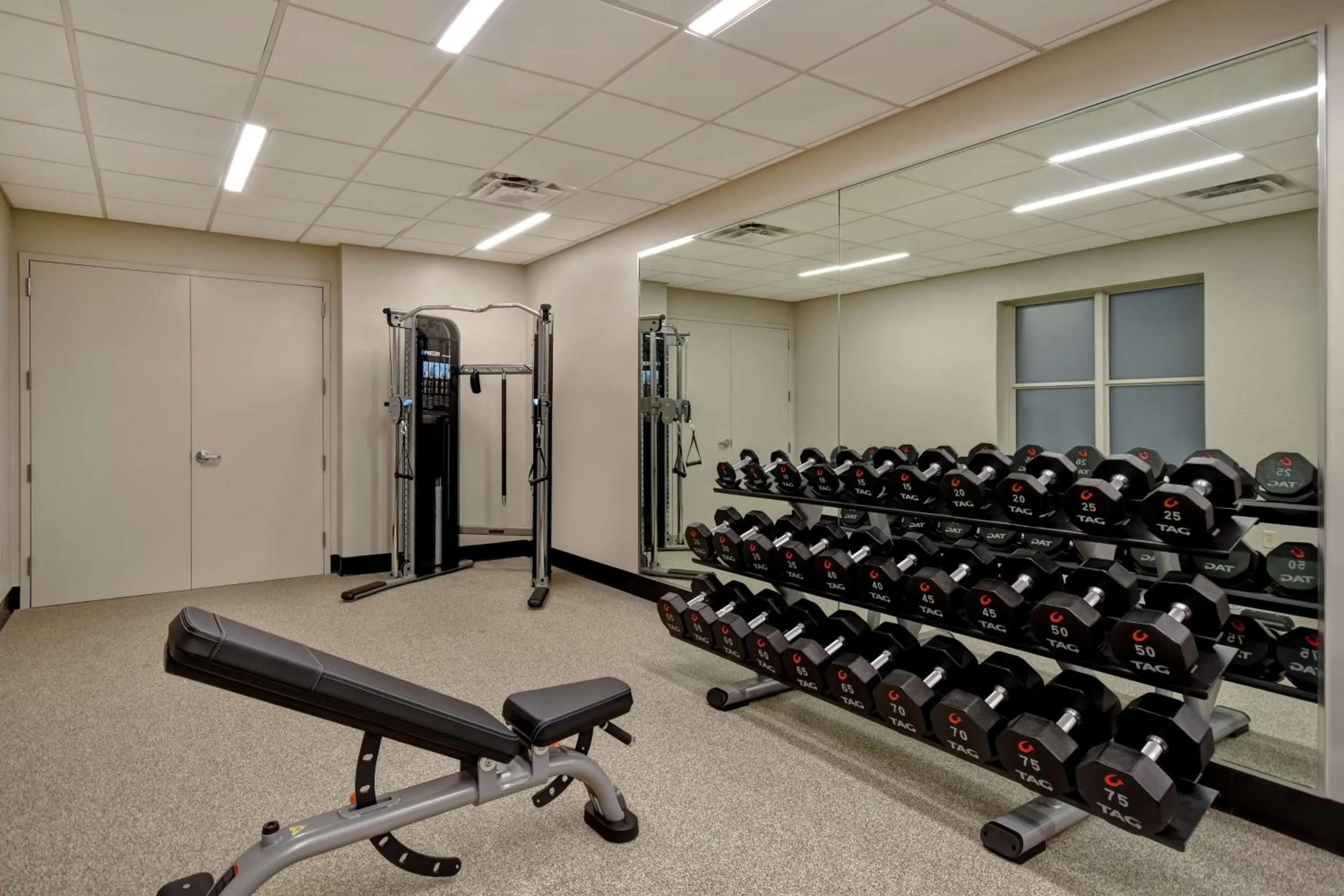Fitness centre/facilities in Embassy Suites Little Rock