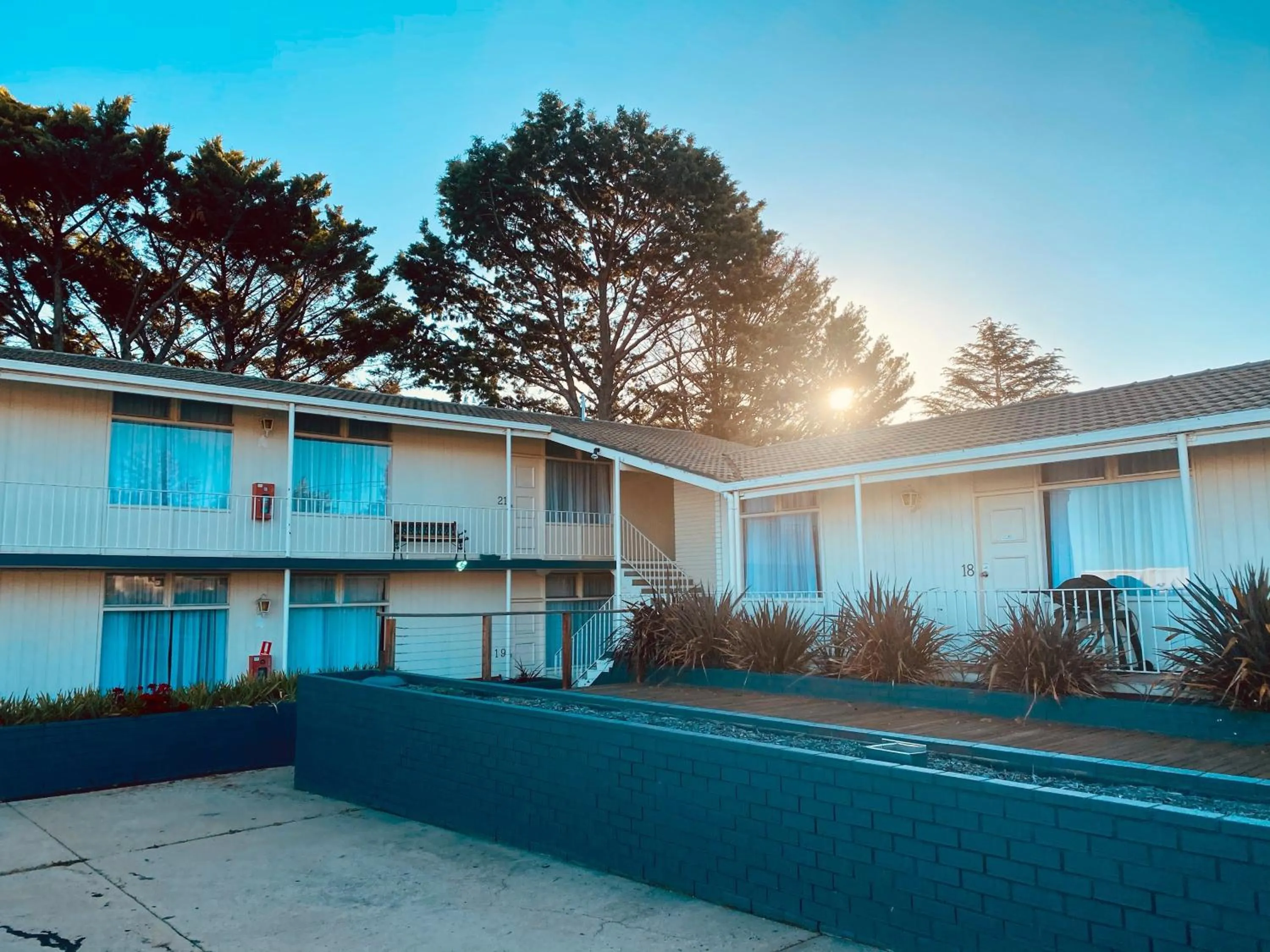 Property building in Redhill Cooma Motor Inn