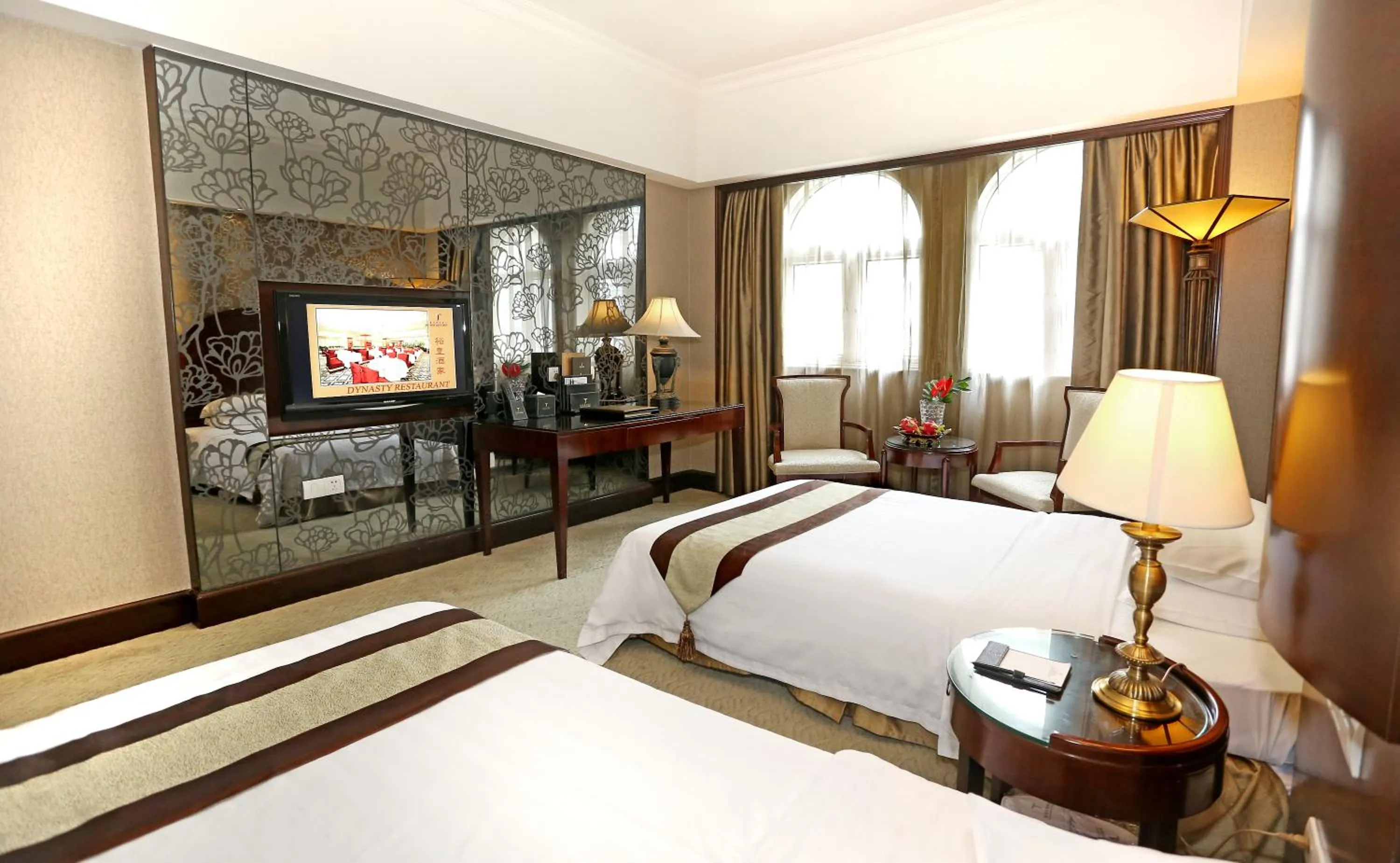 Bed in Grand Palace Hotel - Grand Hotel Management Group - Free shuttle bus to Canton Fair during Canton Fair period