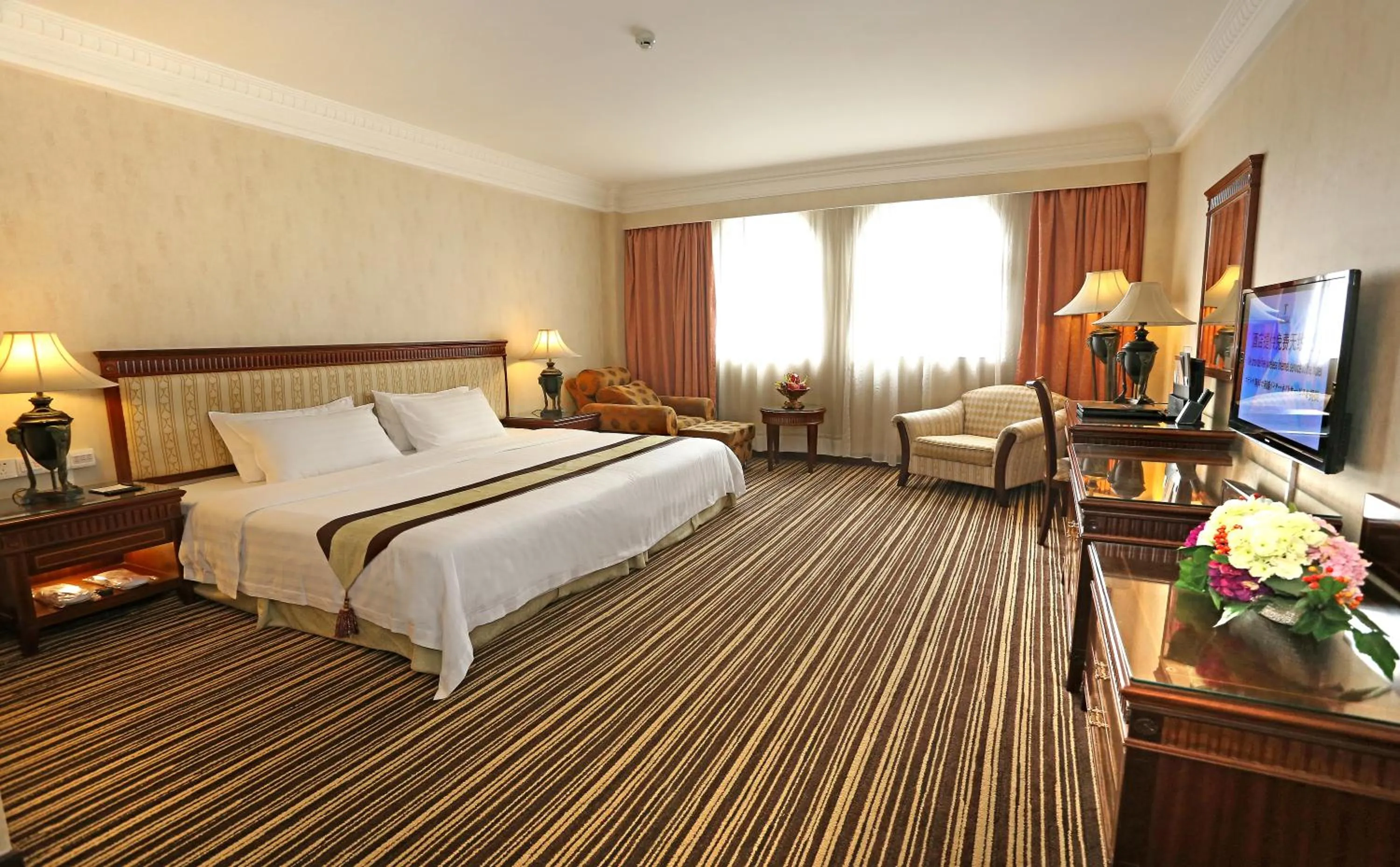 Bed in Grand Palace Hotel - Grand Hotel Management Group - Free shuttle bus to Canton Fair during Canton Fair period