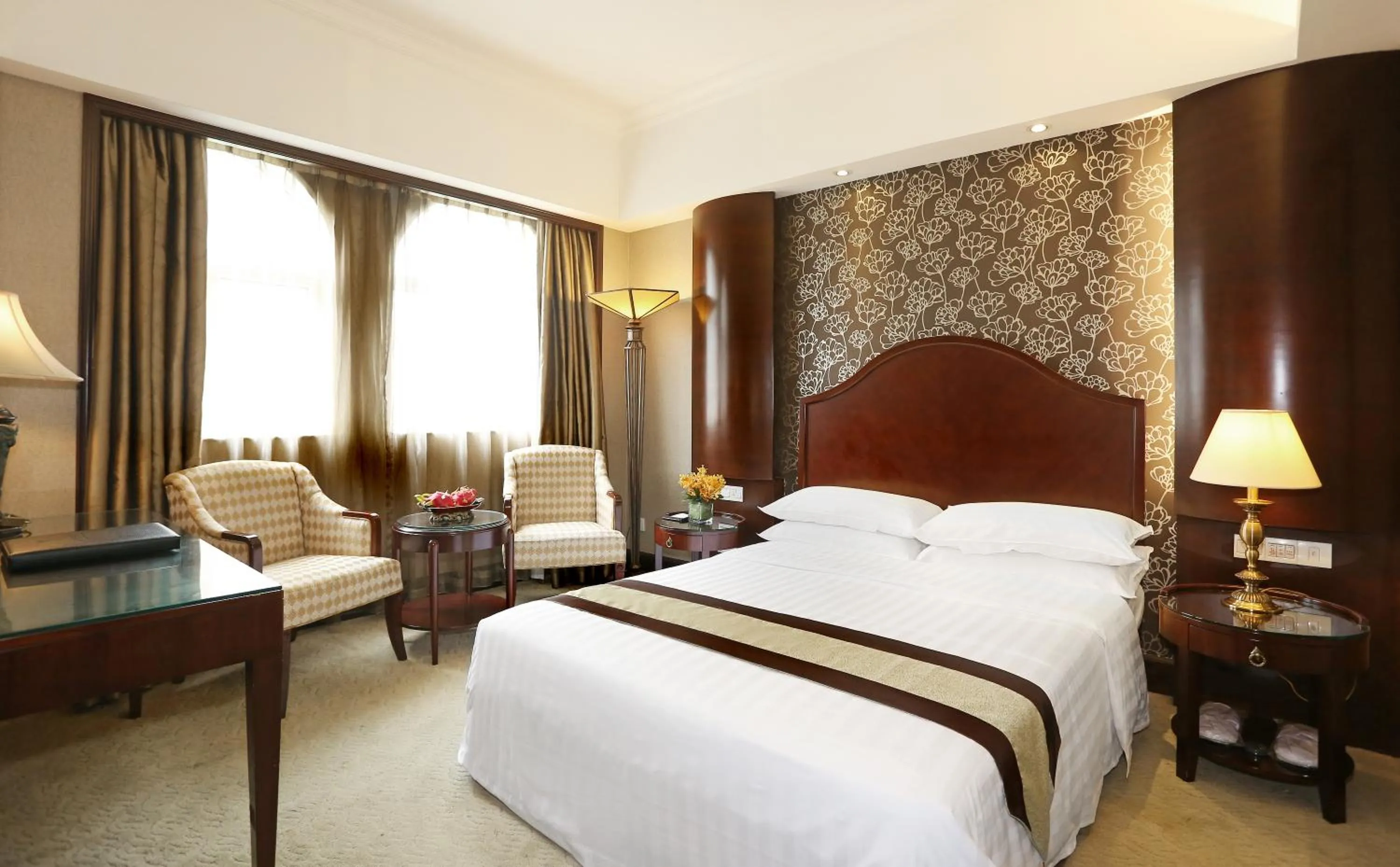 Bed in Grand Palace Hotel - Grand Hotel Management Group - Free shuttle bus to Canton Fair during Canton Fair period