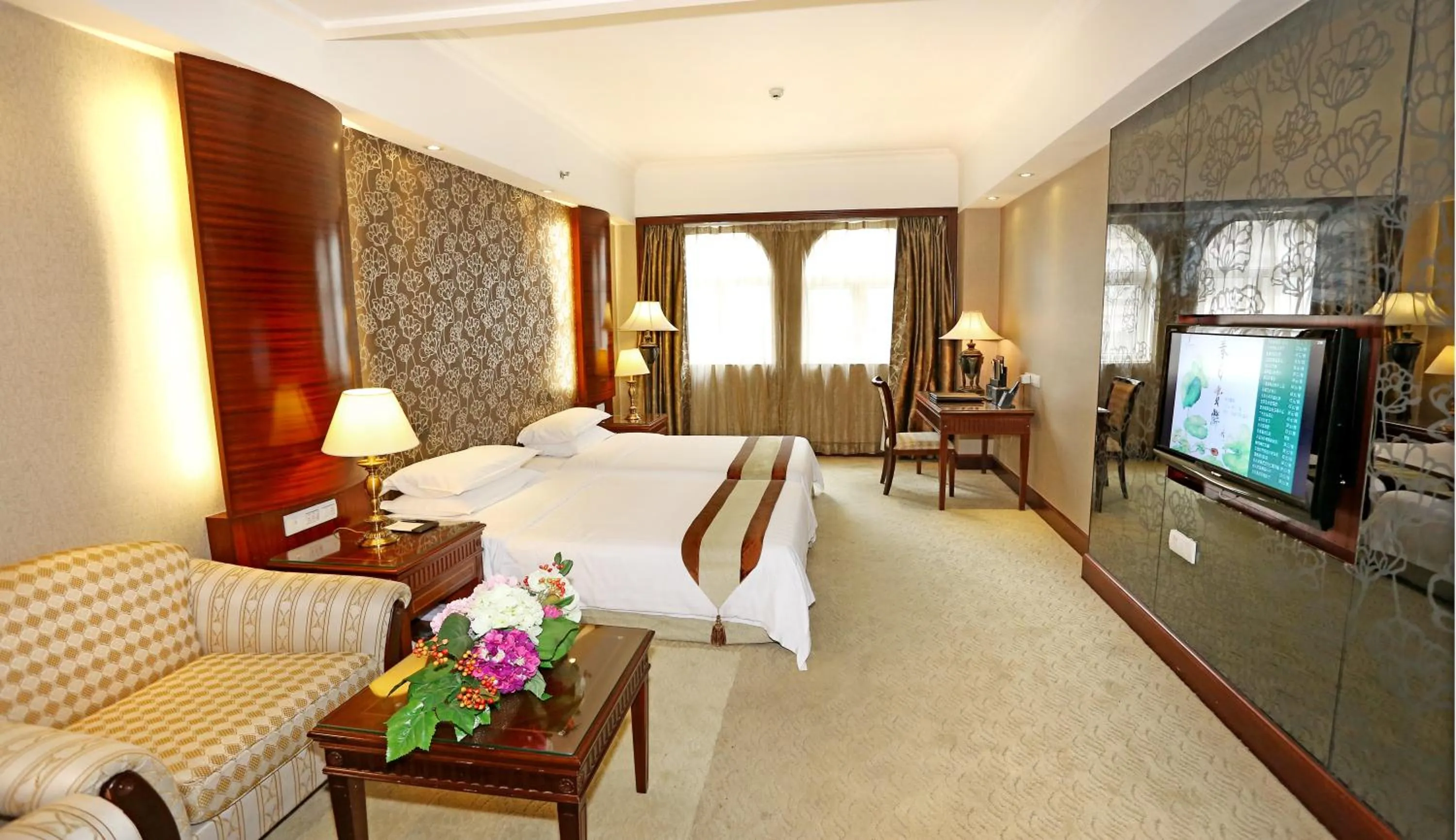 Bed in Grand Palace Hotel - Grand Hotel Management Group - Free shuttle bus to Canton Fair during Canton Fair period