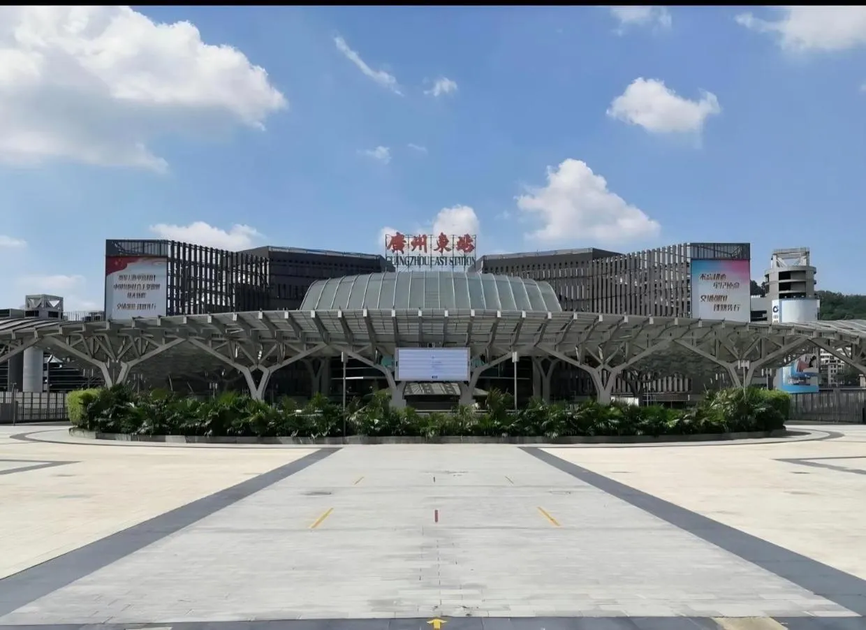 Grand Palace Hotel - Grand Hotel Management Group - Free shuttle bus to Canton Fair during Canton Fair period