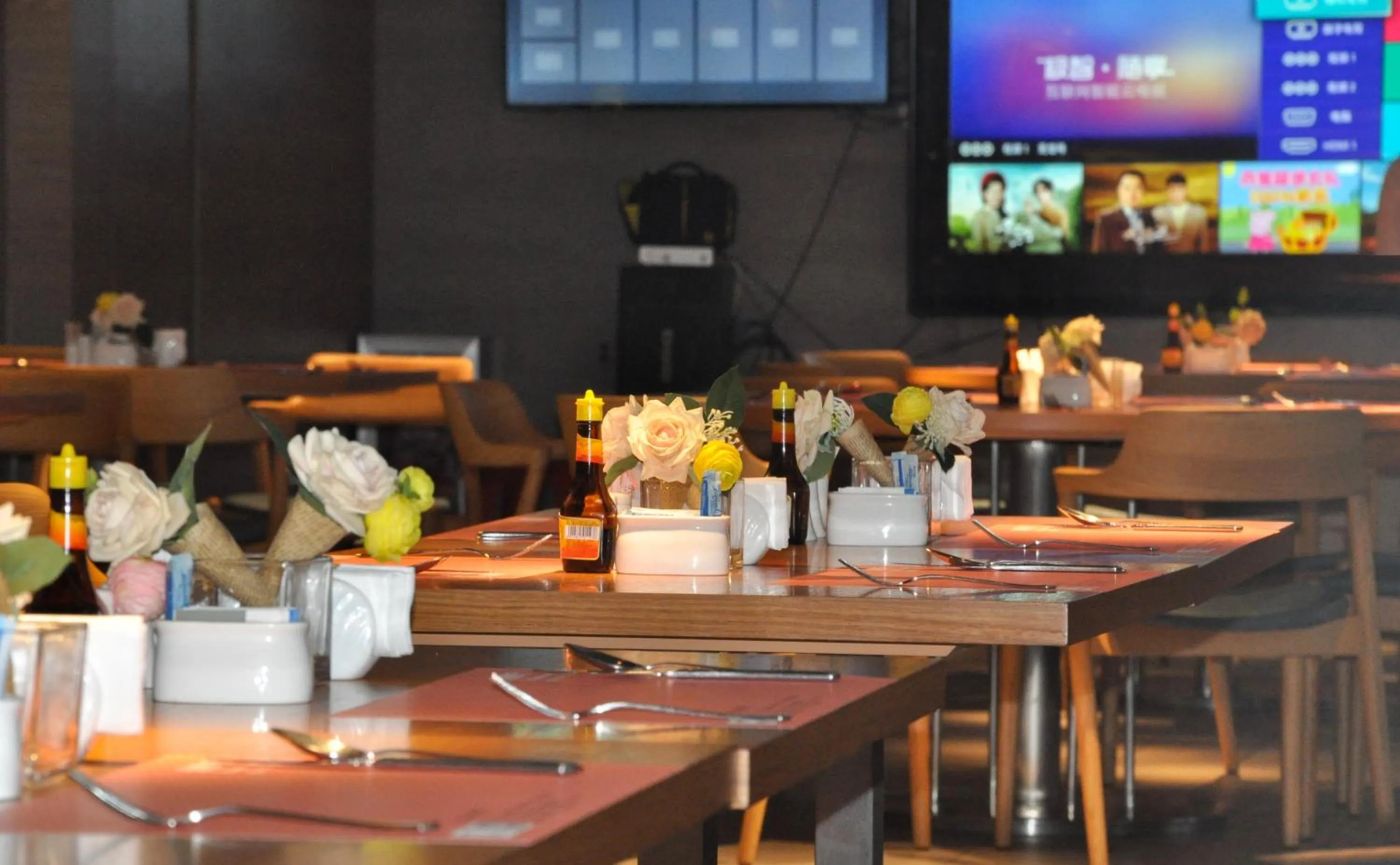 Breakfast in Grand Palace Hotel - Grand Hotel Management Group - Free shuttle bus to Canton Fair during Canton Fair period